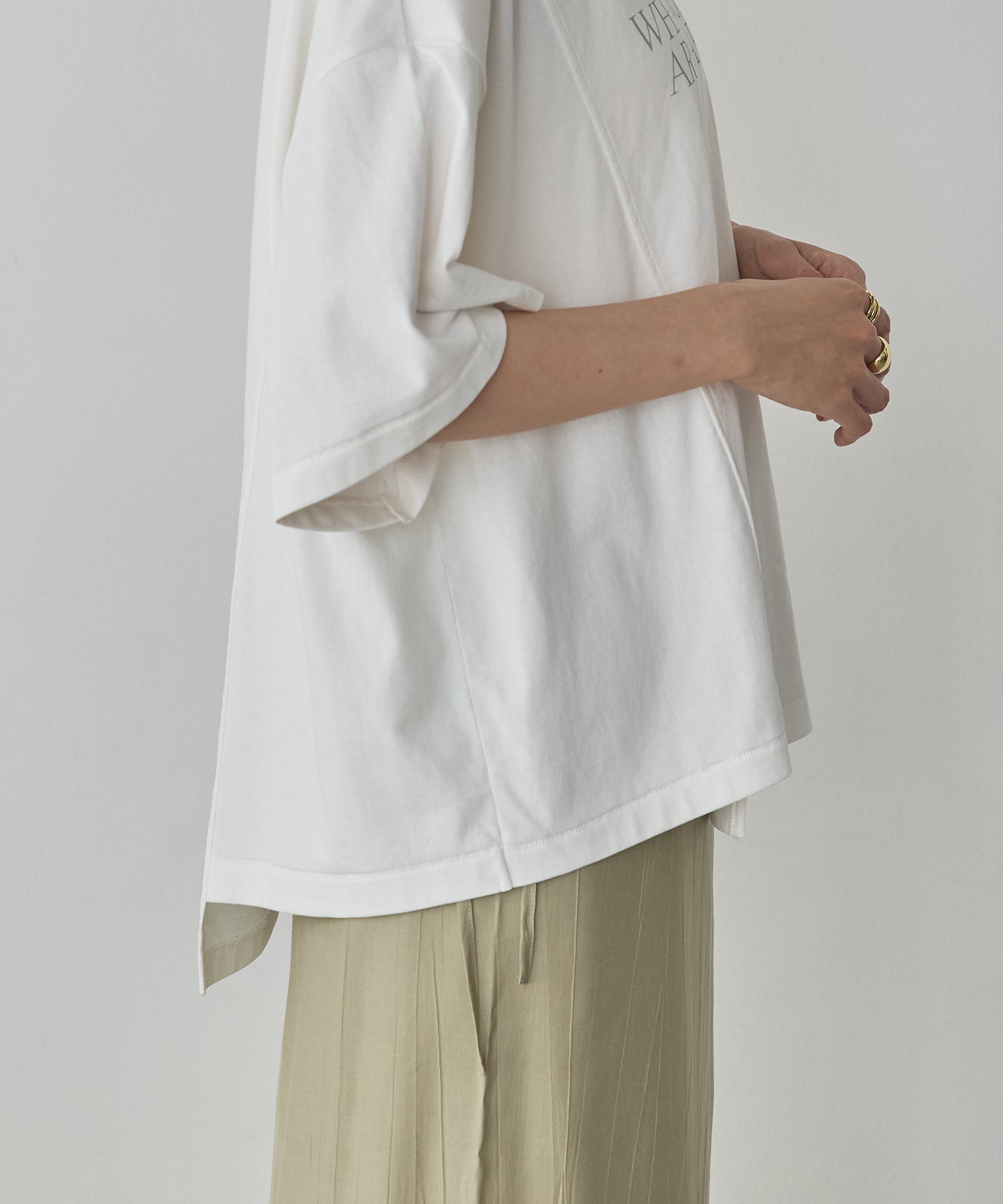 USA COTTON ASYMMETRICAL LOGO T-SHIRT