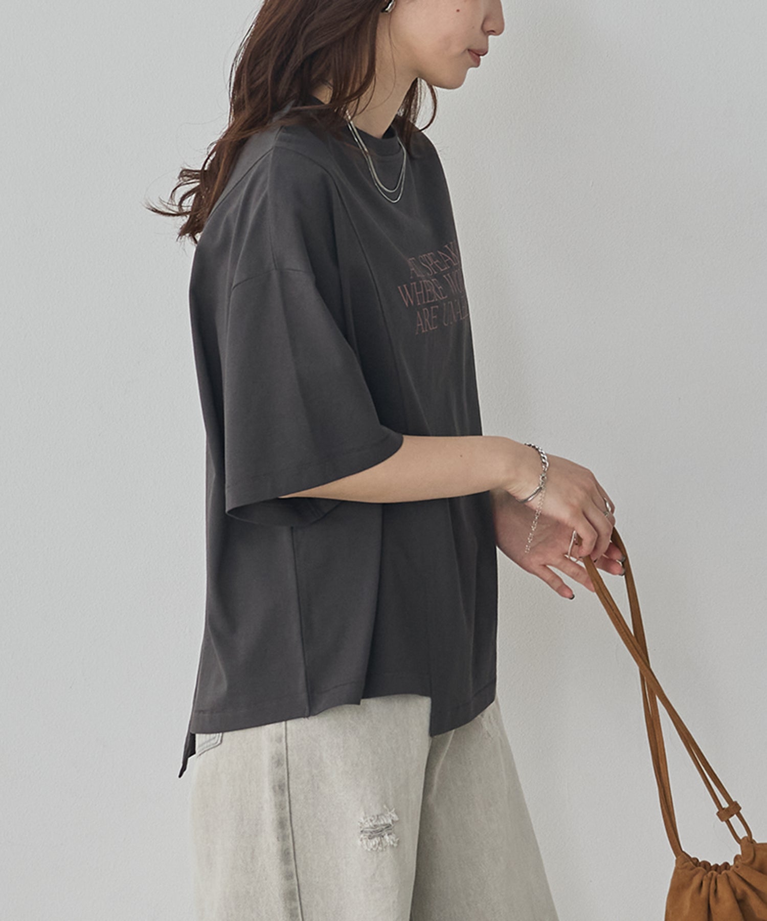 USA COTTON ASYMMETRICAL LOGO T-SHIRT