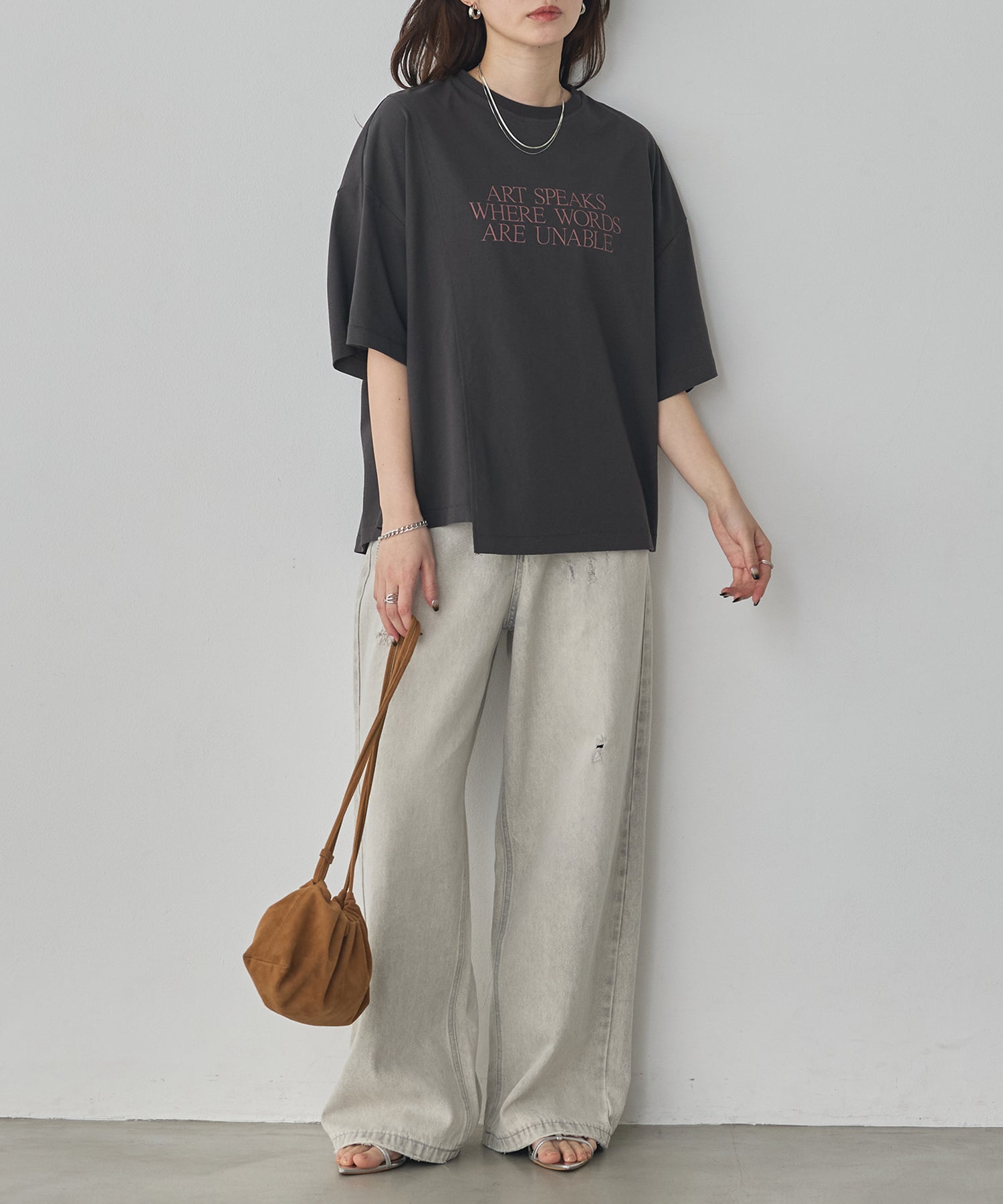 USA COTTON ASYMMETRICAL LOGO T-SHIRT