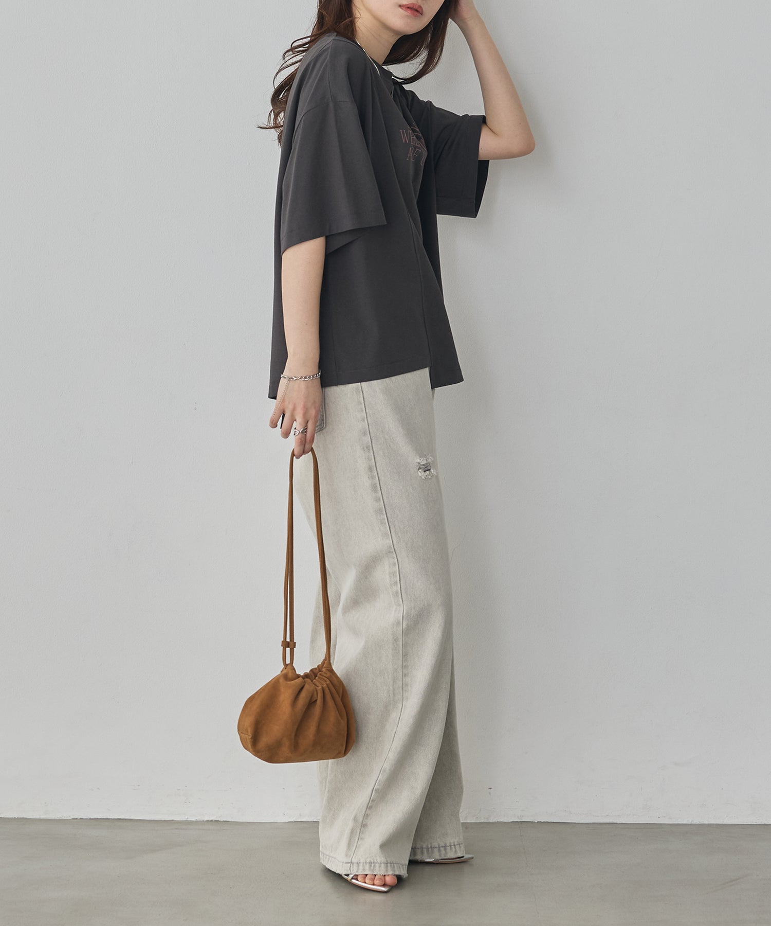 USA COTTON ASYMMETRICAL LOGO T-SHIRT