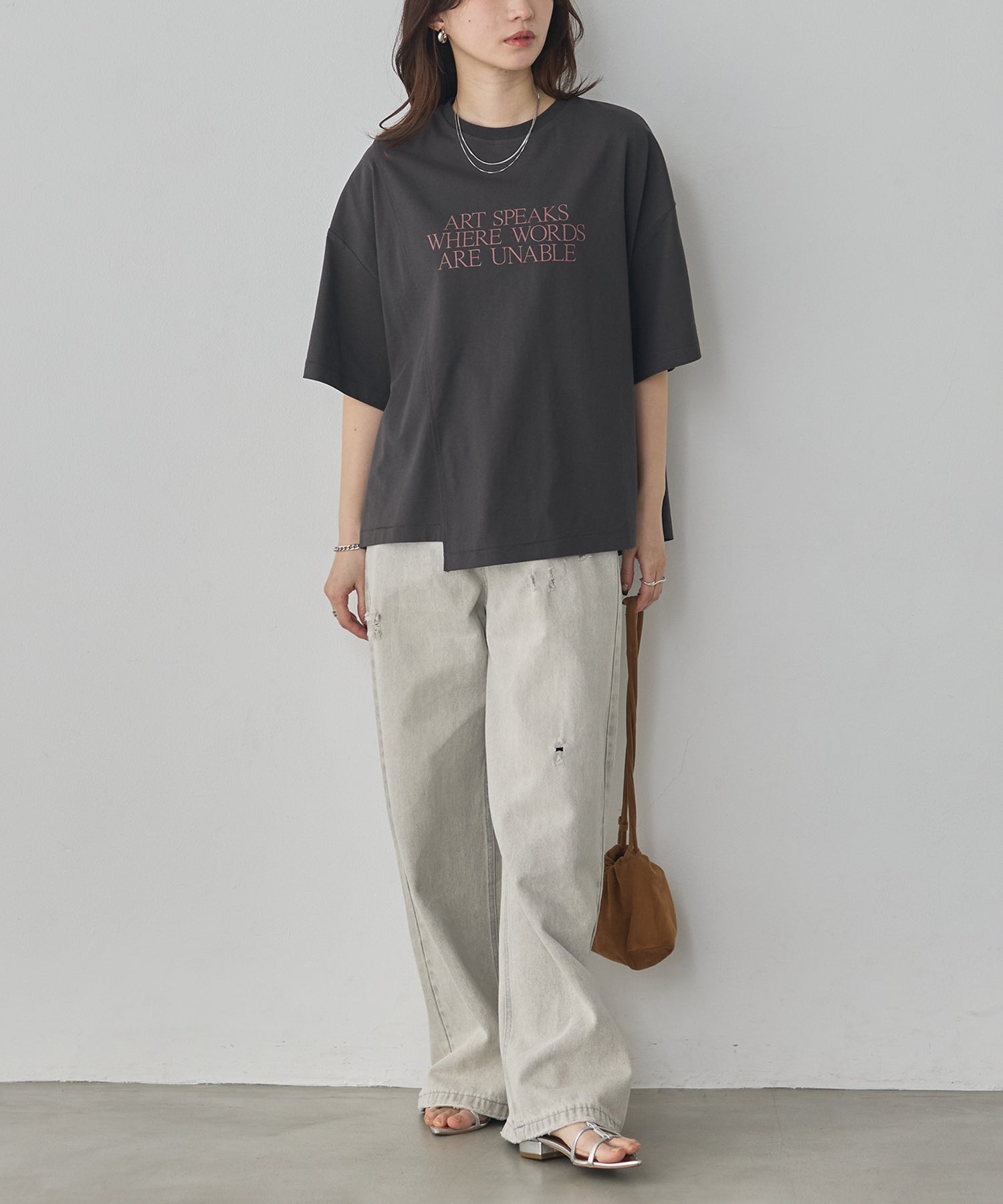USA COTTON ASYMMETRICAL LOGO T-SHIRT