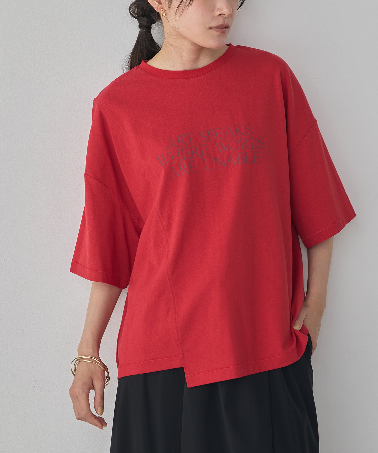 USA COTTON ASYMMETRICAL LOGO T-SHIRT