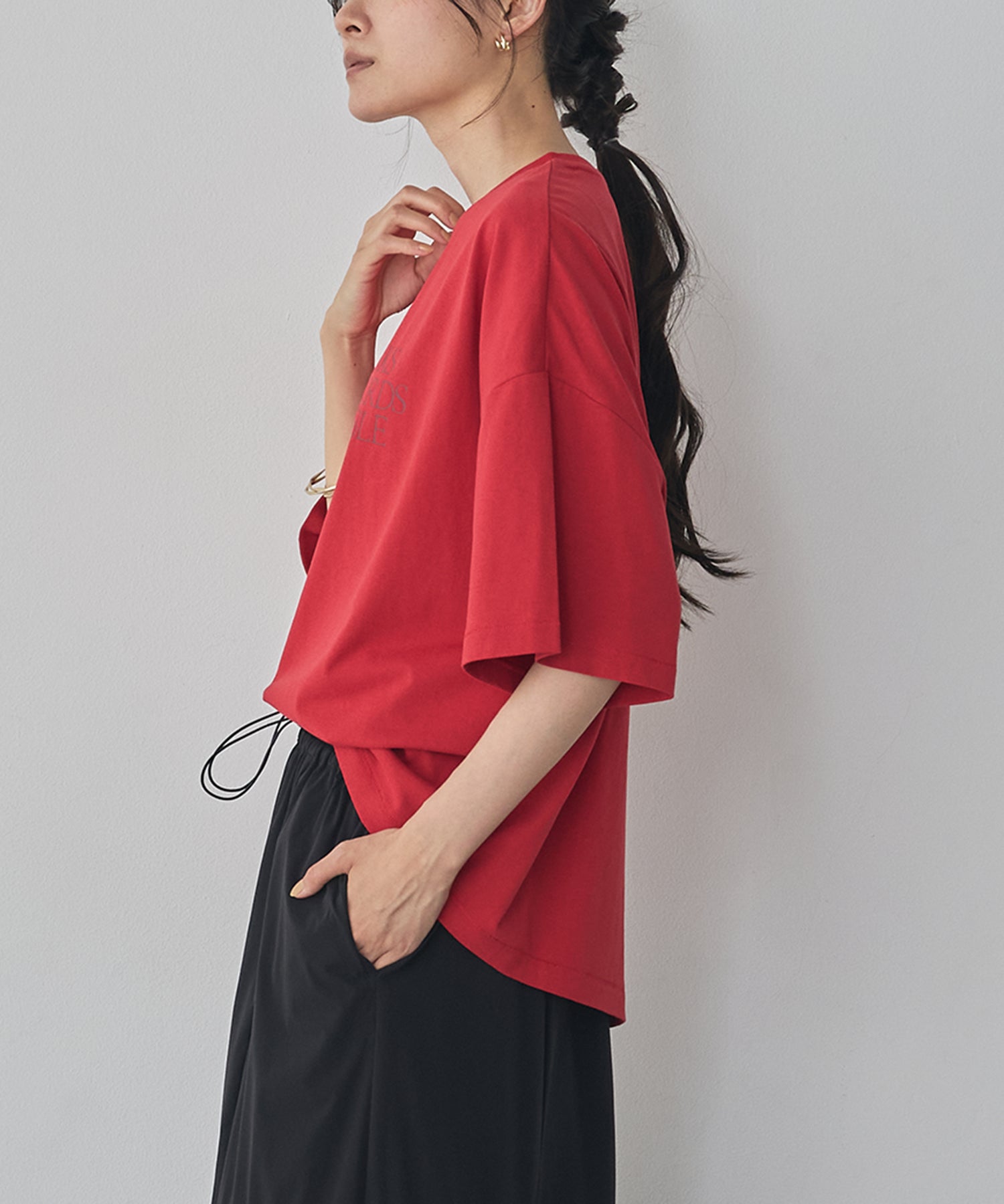 USA COTTON ASYMMETRICAL LOGO T-SHIRT