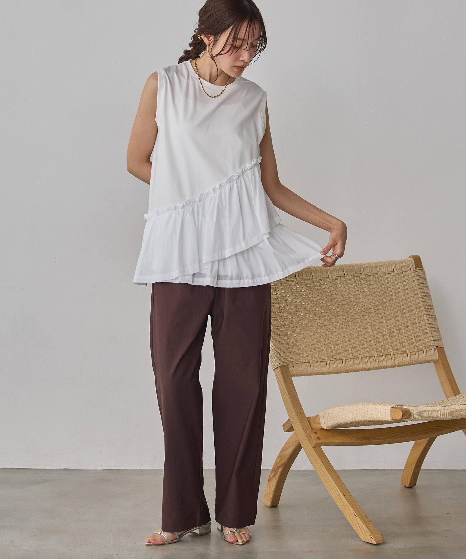 COMPACT SMOOTH ASYMMETRICAL RUFFLE TOP