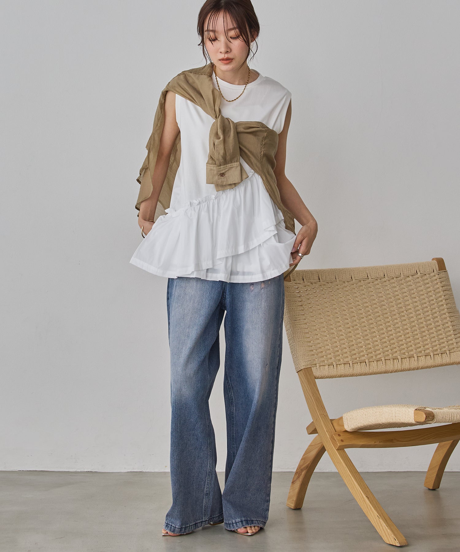 COMPACT SMOOTH ASYMMETRICAL RUFFLE TOP