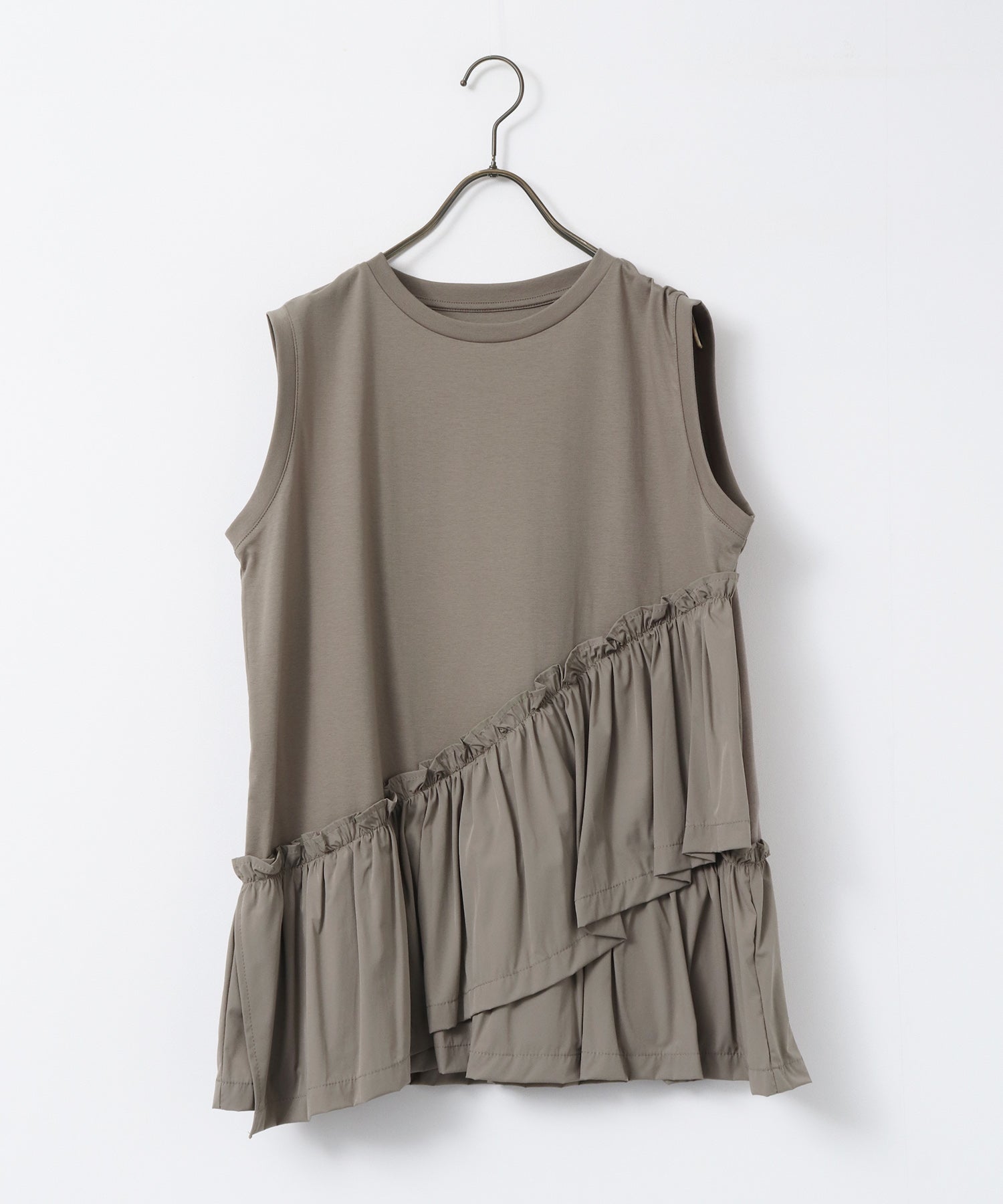 COMPACT SMOOTH ASYMMETRICAL RUFFLE TOP