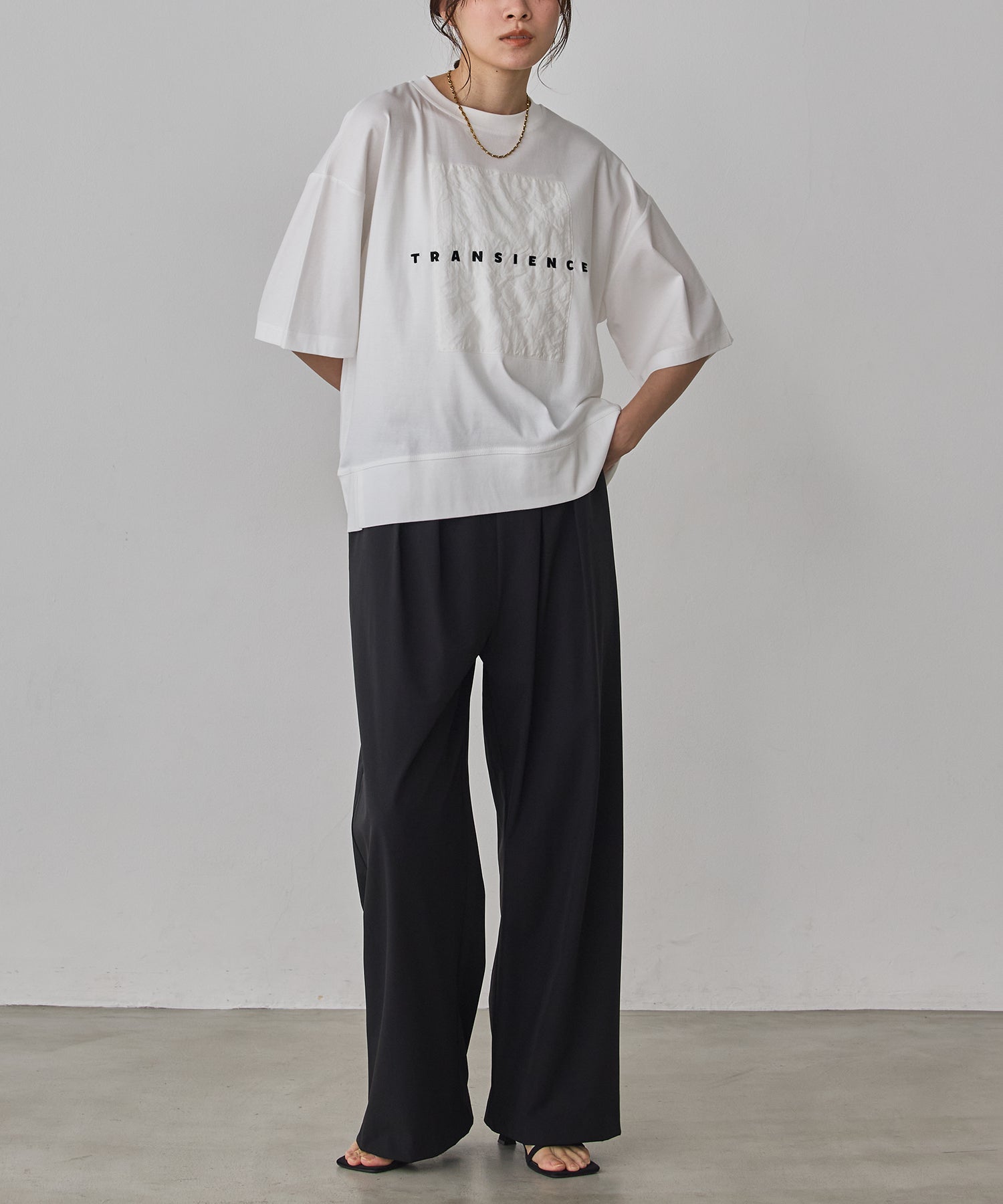 COMPACT SMOOTH EMBROIDERED LOGO T-SHIRT