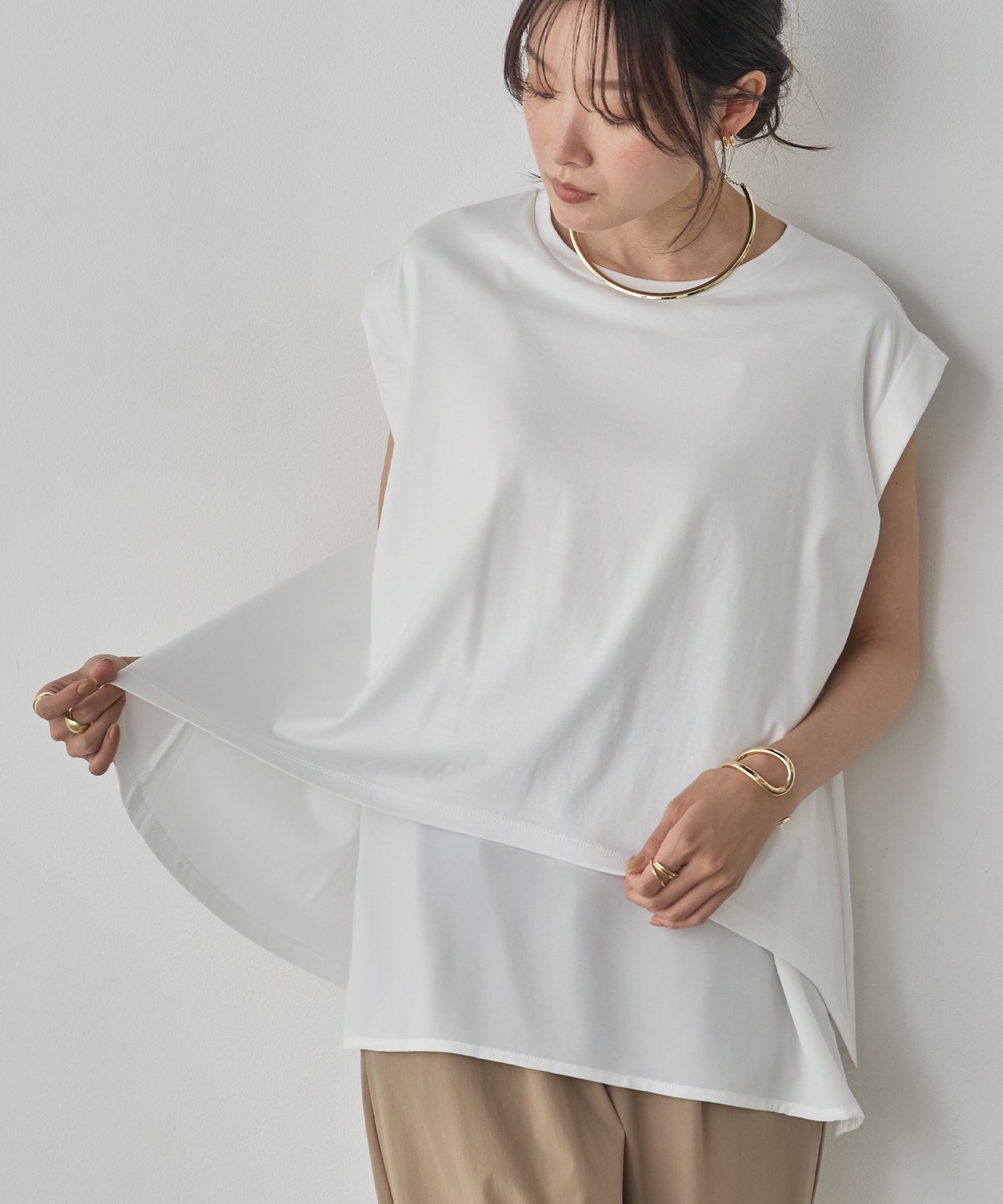 COMPACT SMOOTH LAYERED SLEEVELESS TOPS