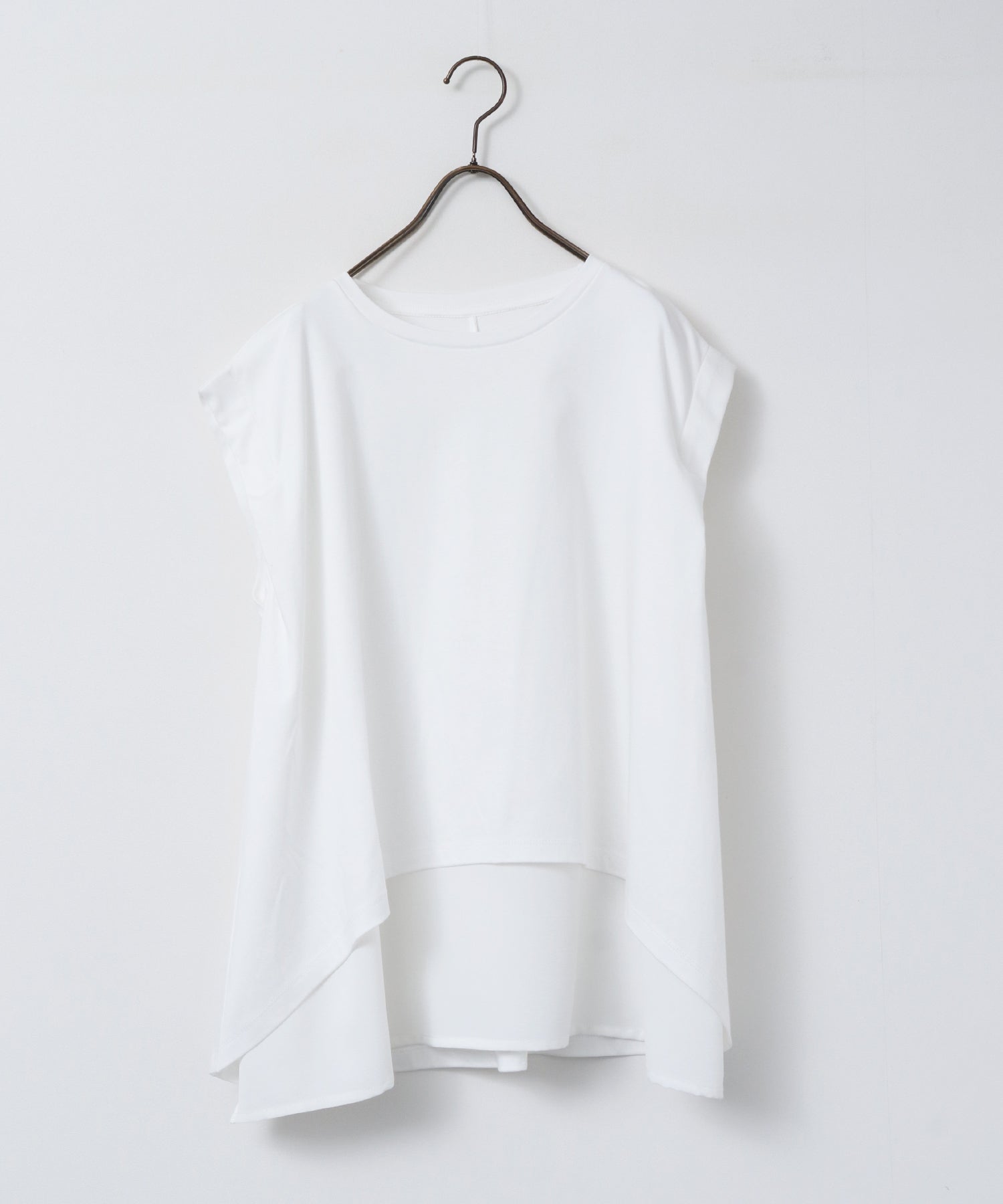 COMPACT SMOOTH LAYERED SLEEVELESS TOPS