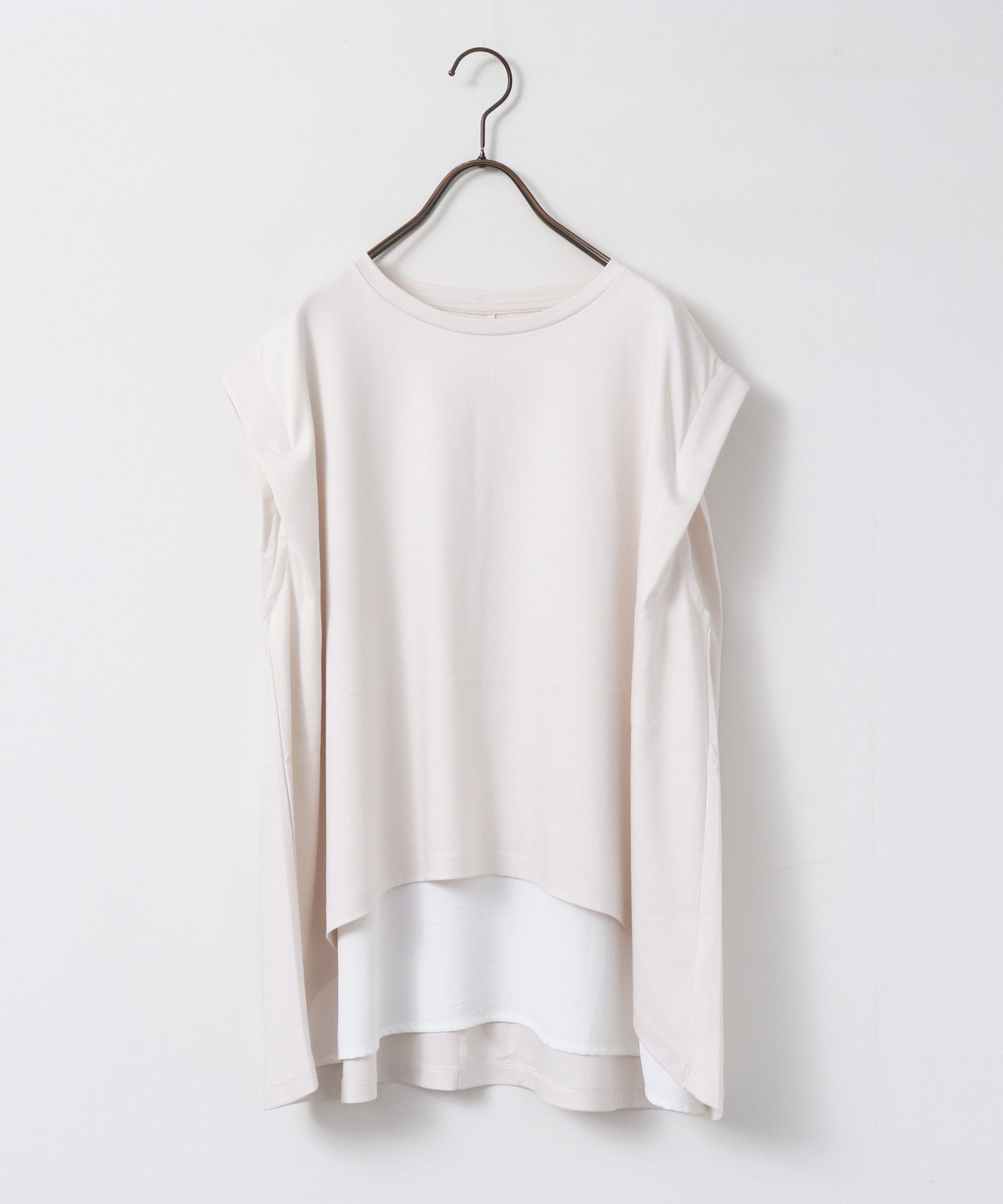 COMPACT SMOOTH LAYERED SLEEVELESS TOPS