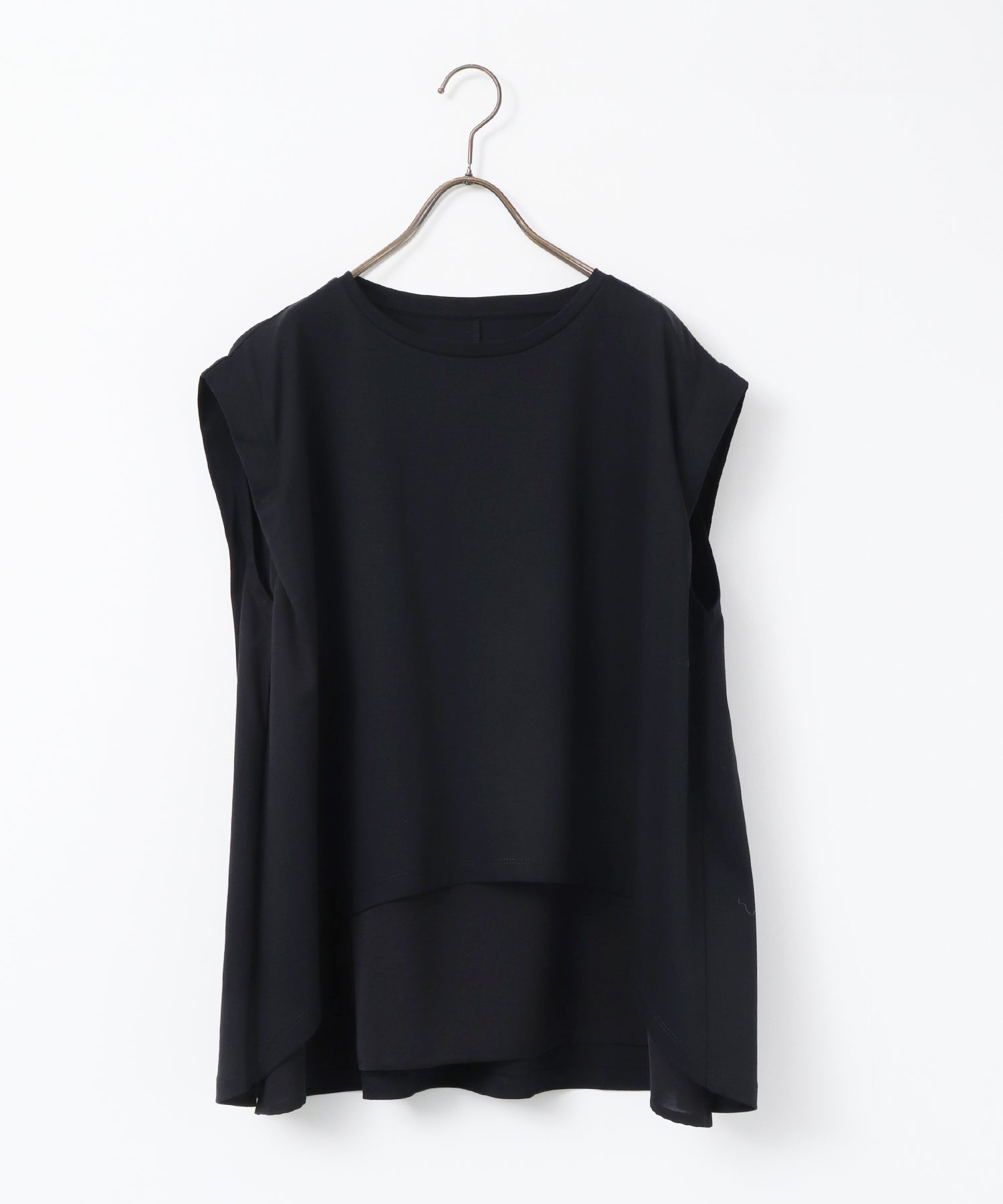 COMPACT SMOOTH LAYERED SLEEVELESS TOPS
