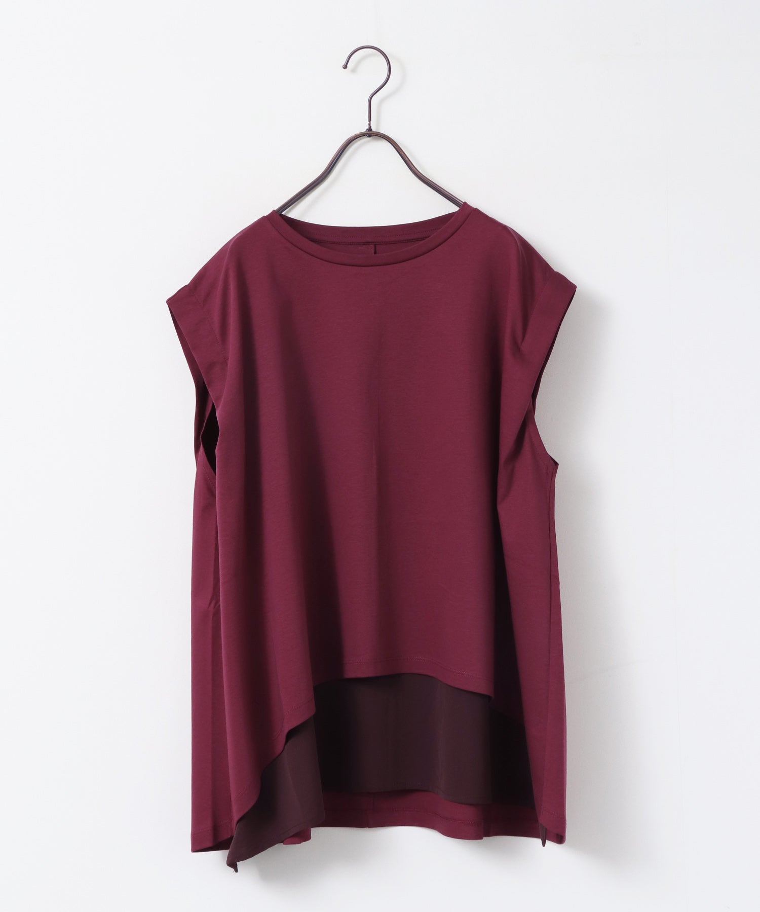 COMPACT SMOOTH LAYERED SLEEVELESS TOPS