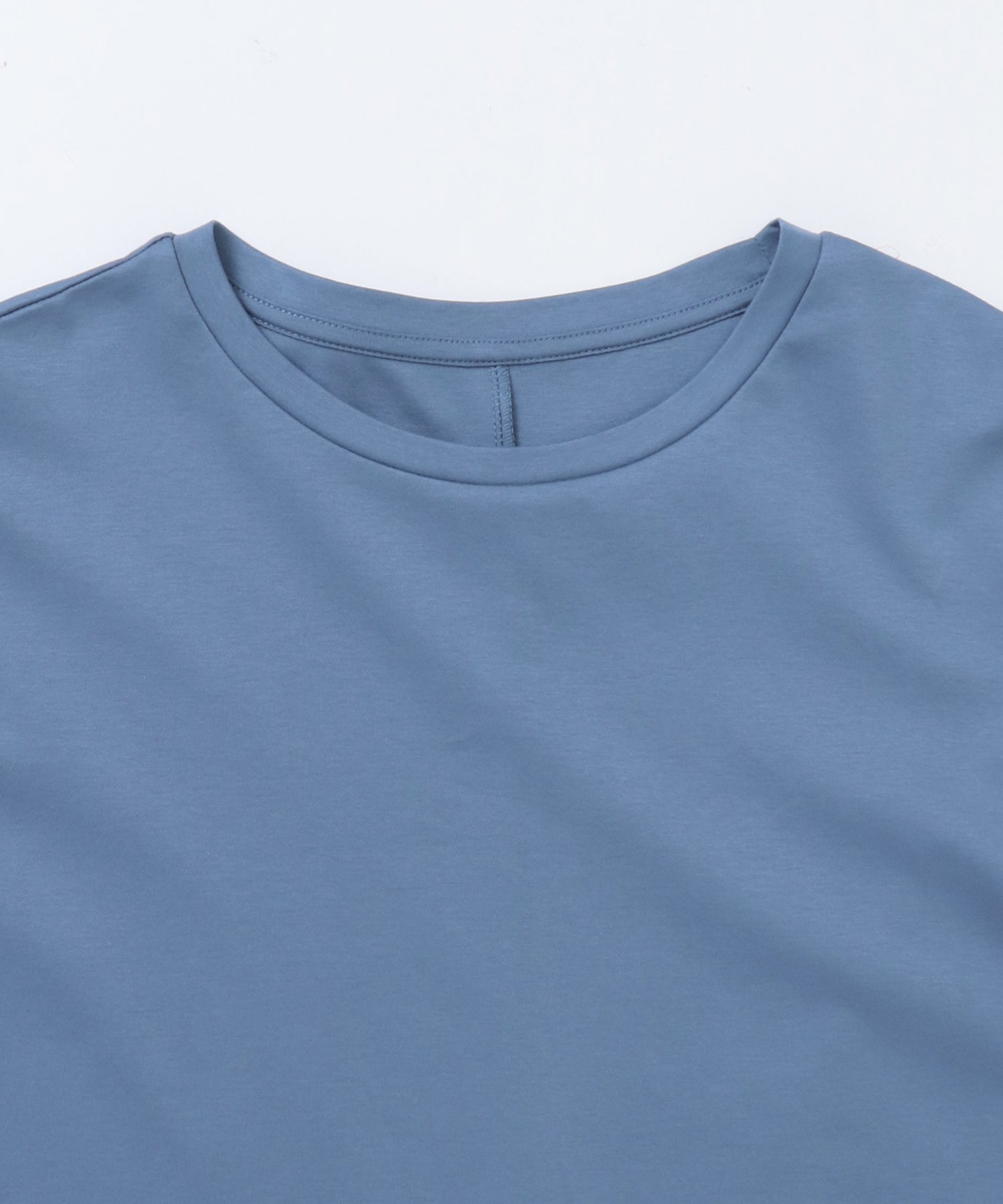 COMPACT SMOOTH LAYERED SLEEVELESS TOPS