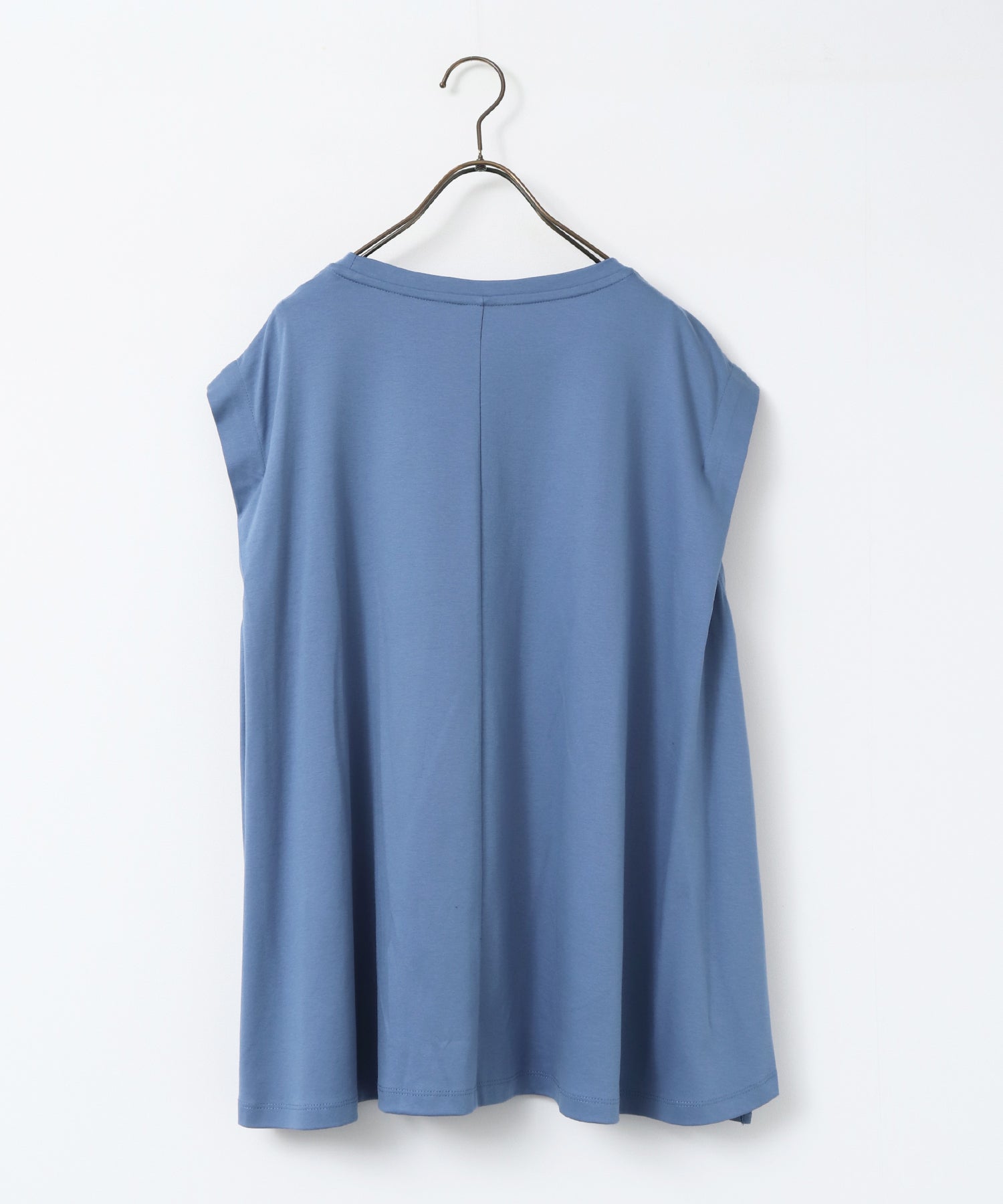 COMPACT SMOOTH LAYERED SLEEVELESS TOPS