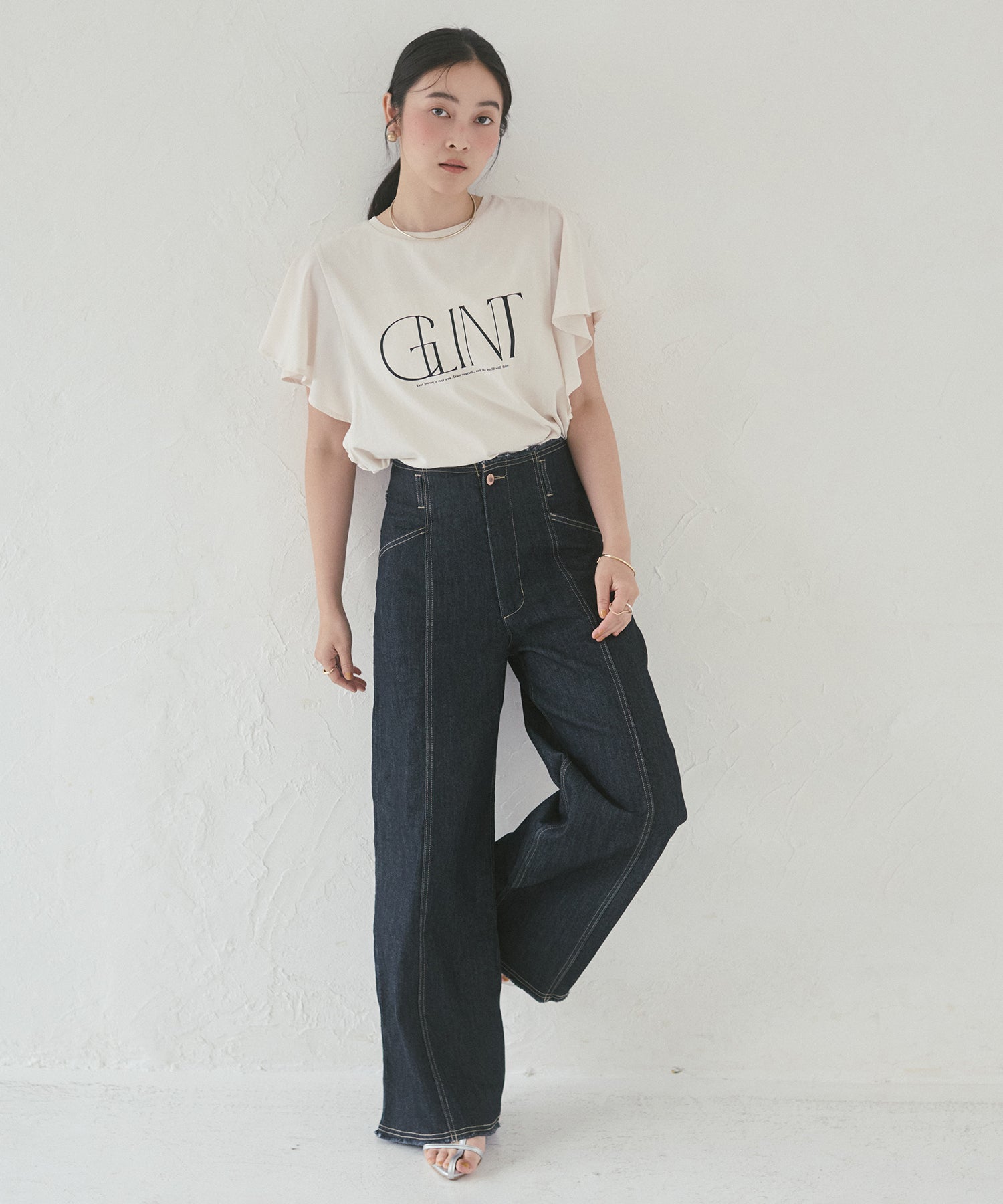FRILLED-SLEEVE LOGO T-SHIRT