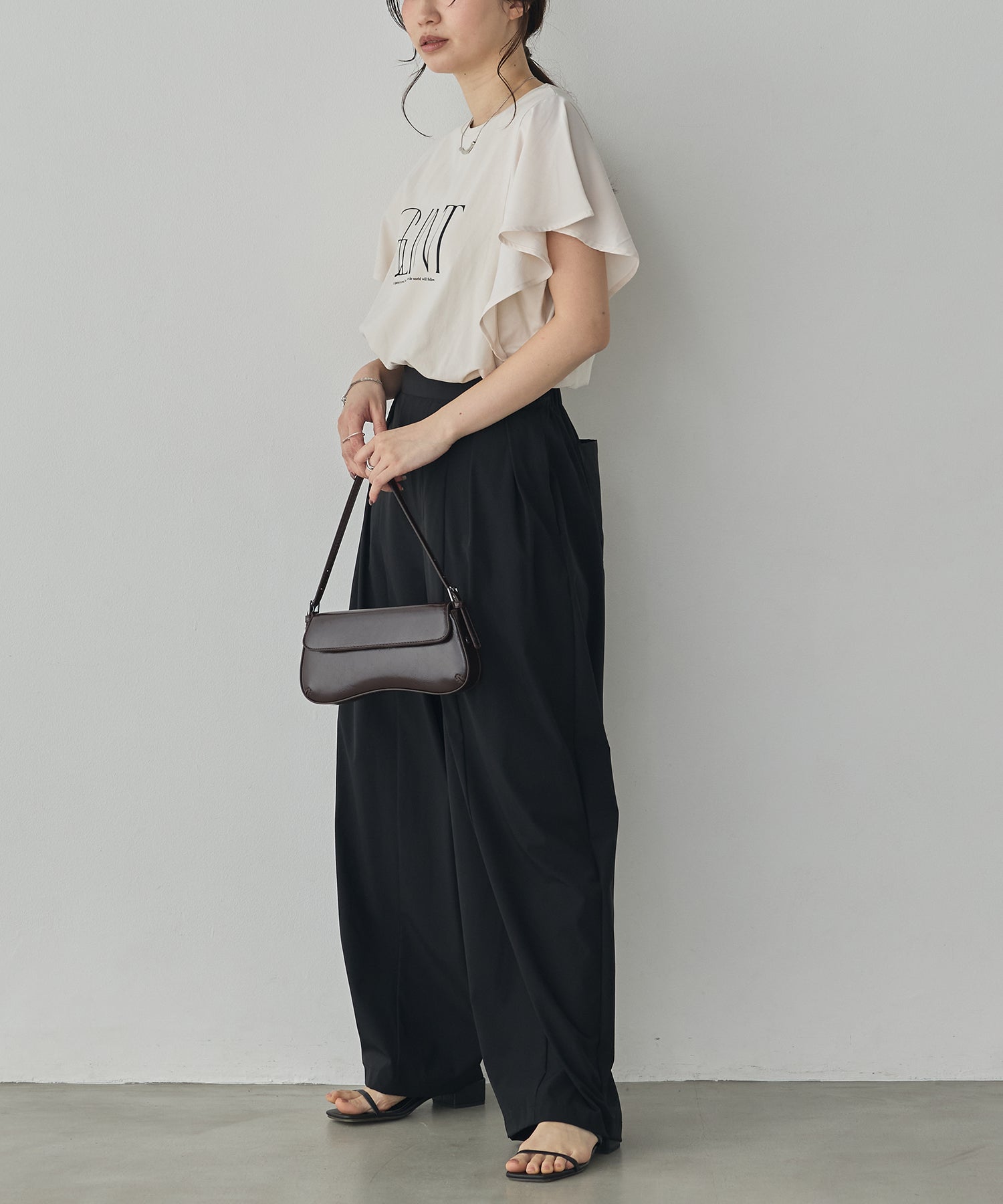 FRILLED-SLEEVE LOGO T-SHIRT