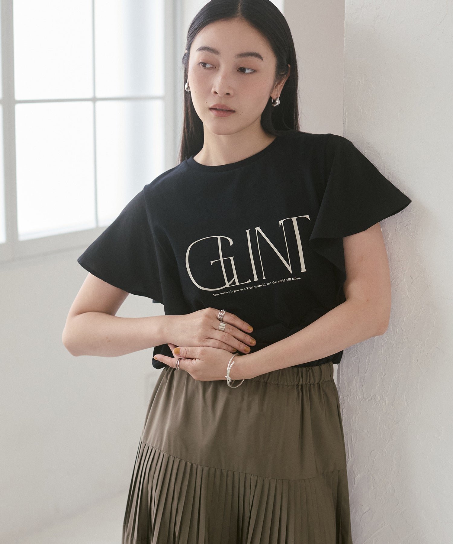 FRILLED-SLEEVE LOGO T-SHIRT