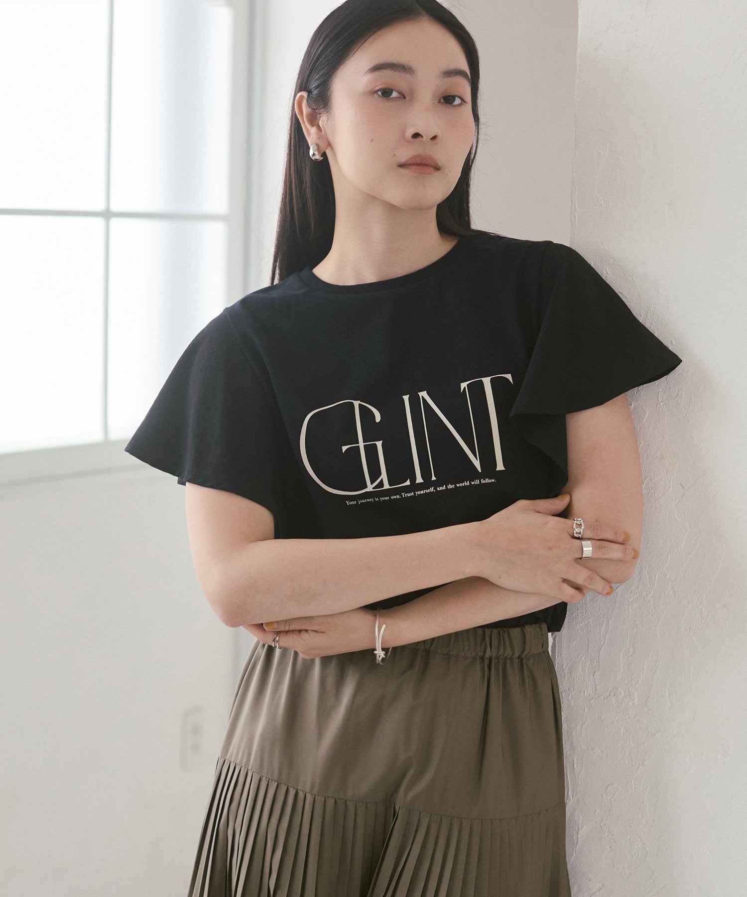 FRILLED-SLEEVE LOGO T-SHIRT