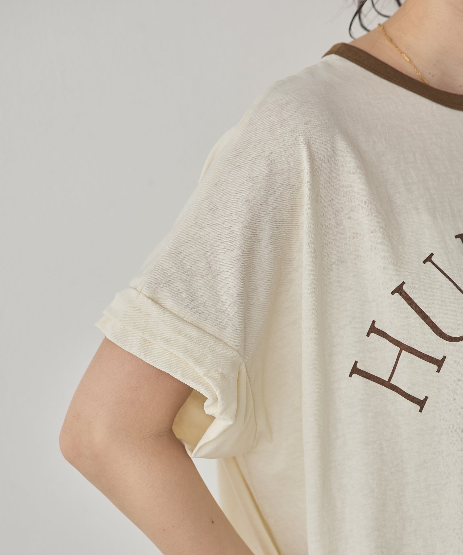 [PRE-ORDER]NECK COLOR-BLOCK LOGO T-SHIRT