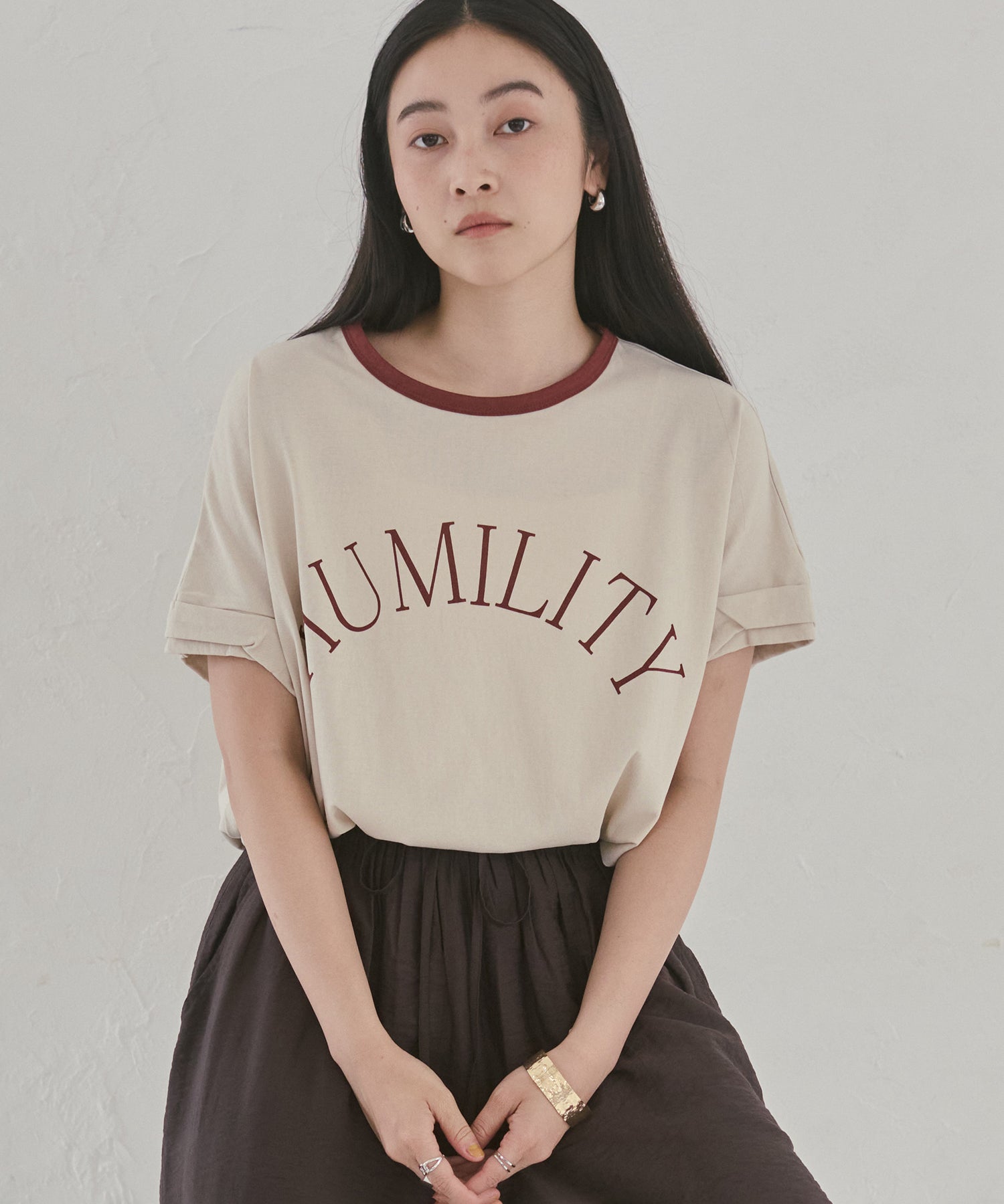 NECK COLOR-BLOCK LOGO T-SHIRT