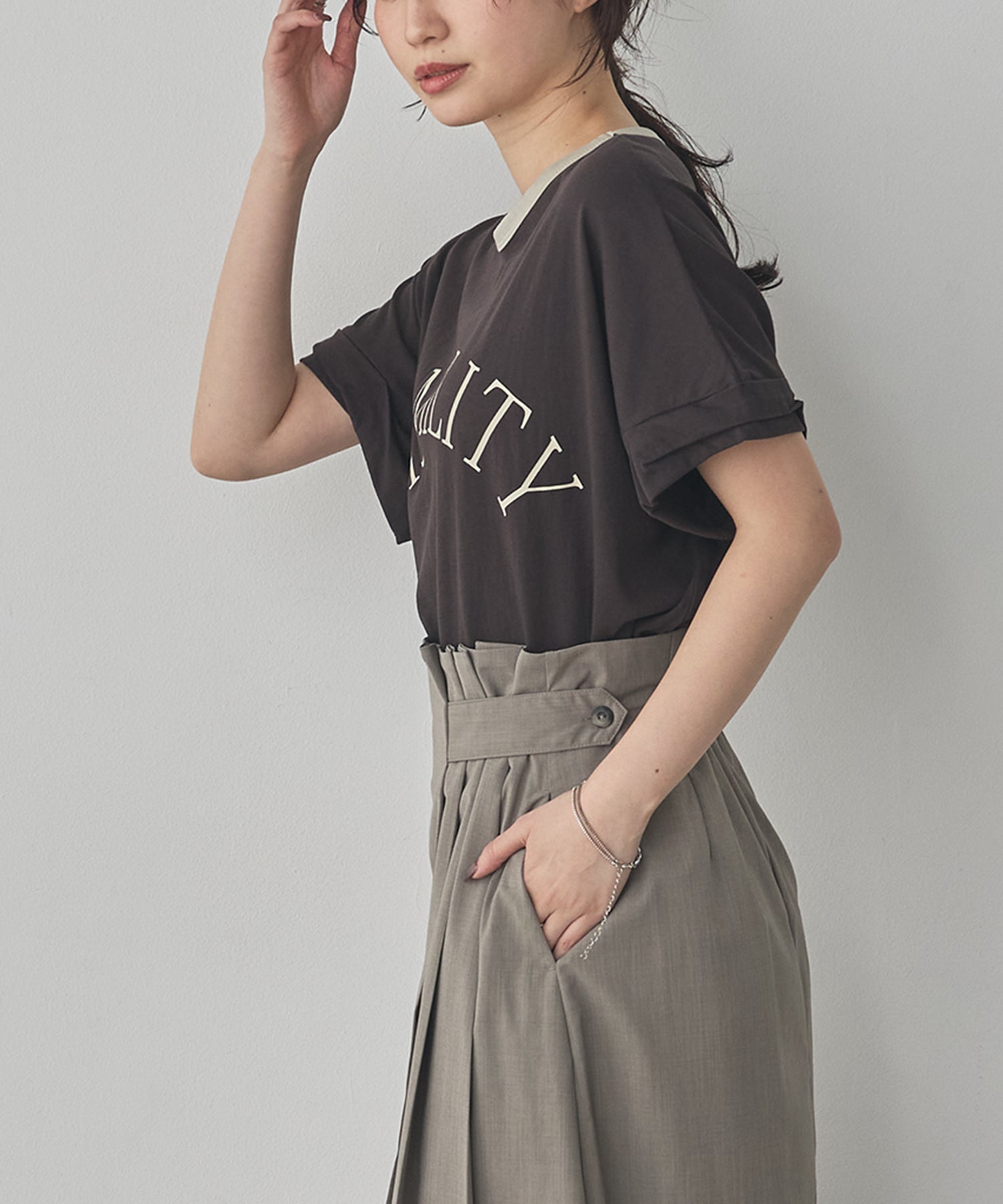 [PRE-ORDER]NECK COLOR-BLOCK LOGO T-SHIRT