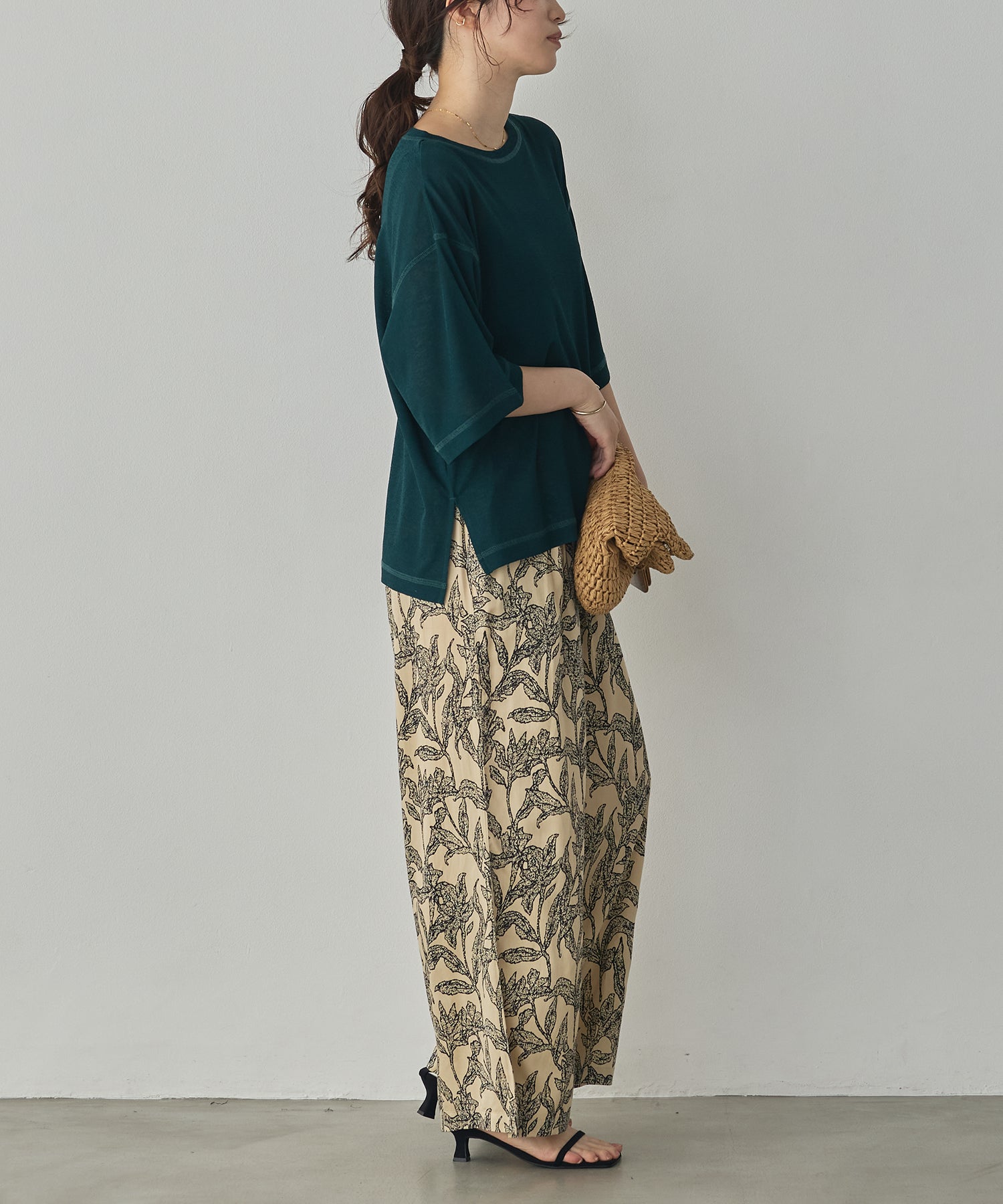 SHEER WAFFLE T-SHIRT WITH SUBTLE COLOR-BLOCKED STITCHING