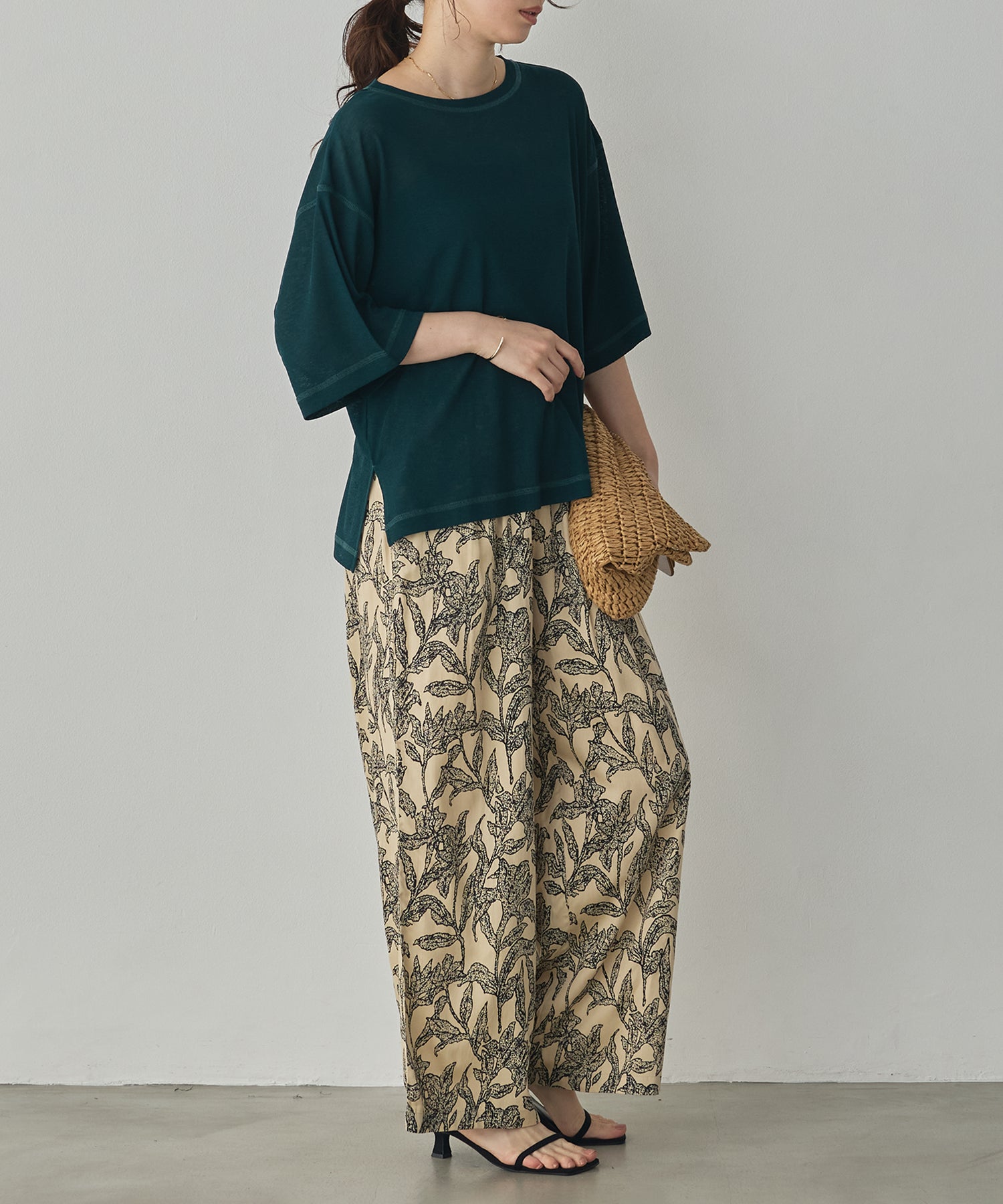 SHEER WAFFLE T-SHIRT WITH SUBTLE COLOR-BLOCKED STITCHING