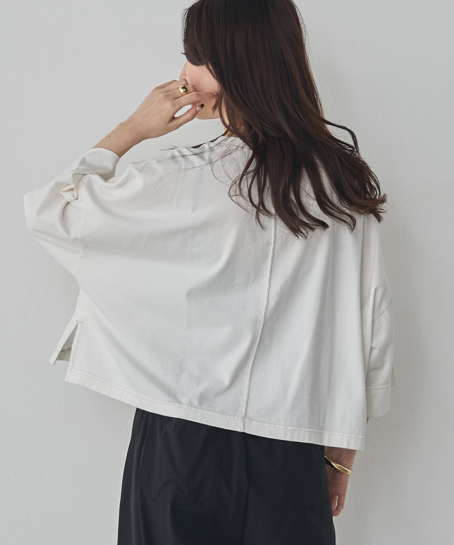 WIDE SHORT LOGO T-SHIRT