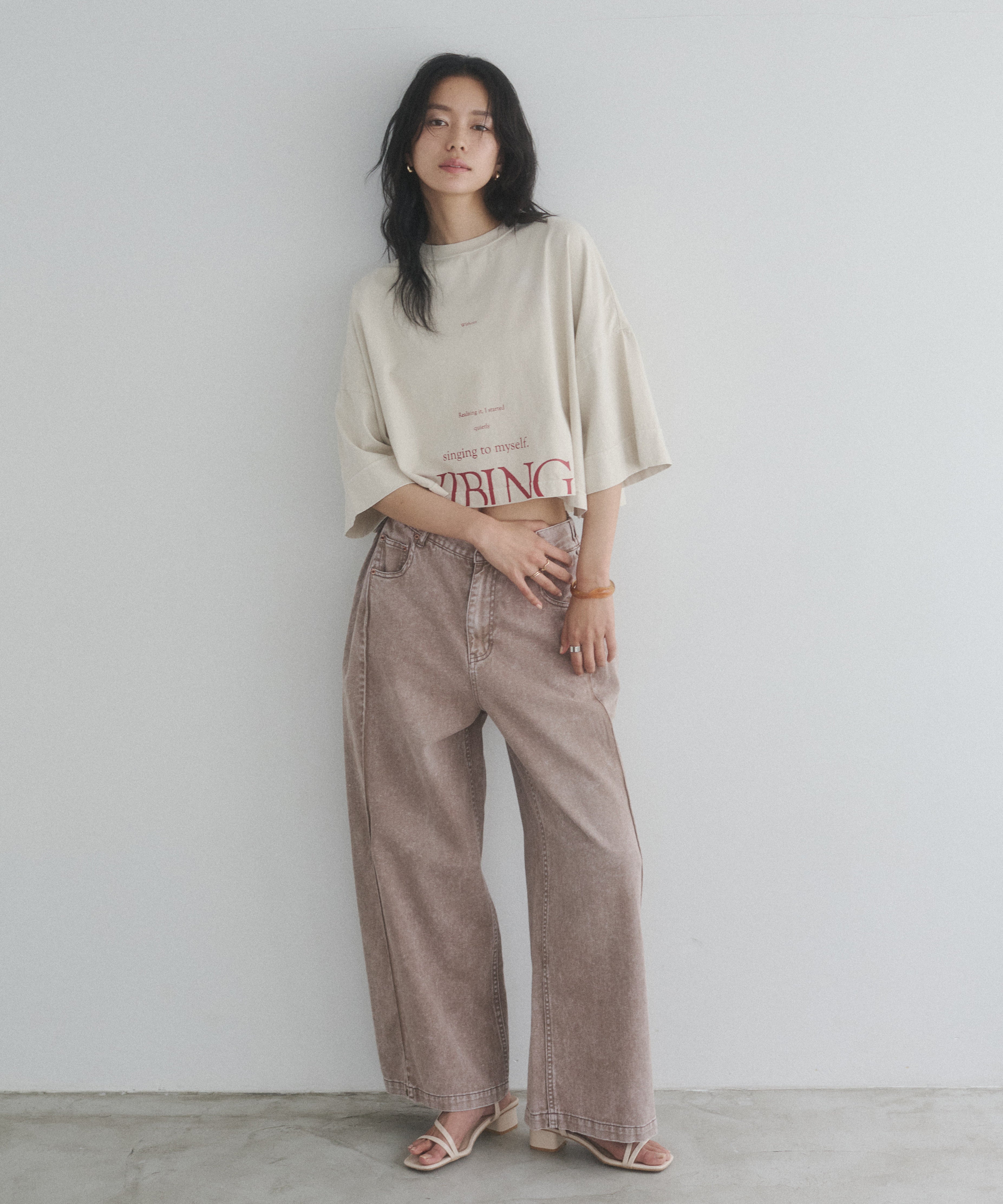 WIDE SHORT LOGO T-SHIRT
