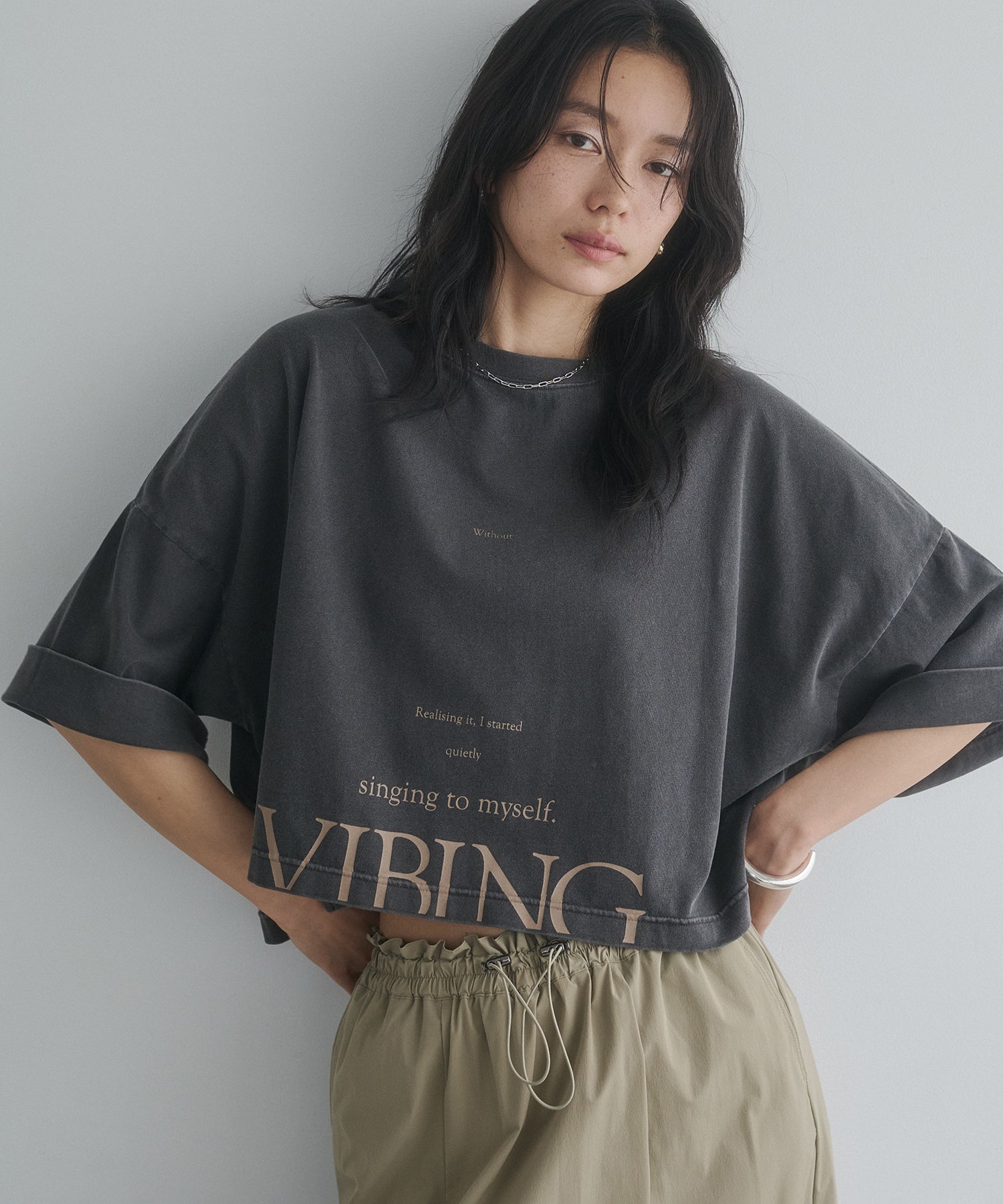 WIDE SHORT LOGO T-SHIRT