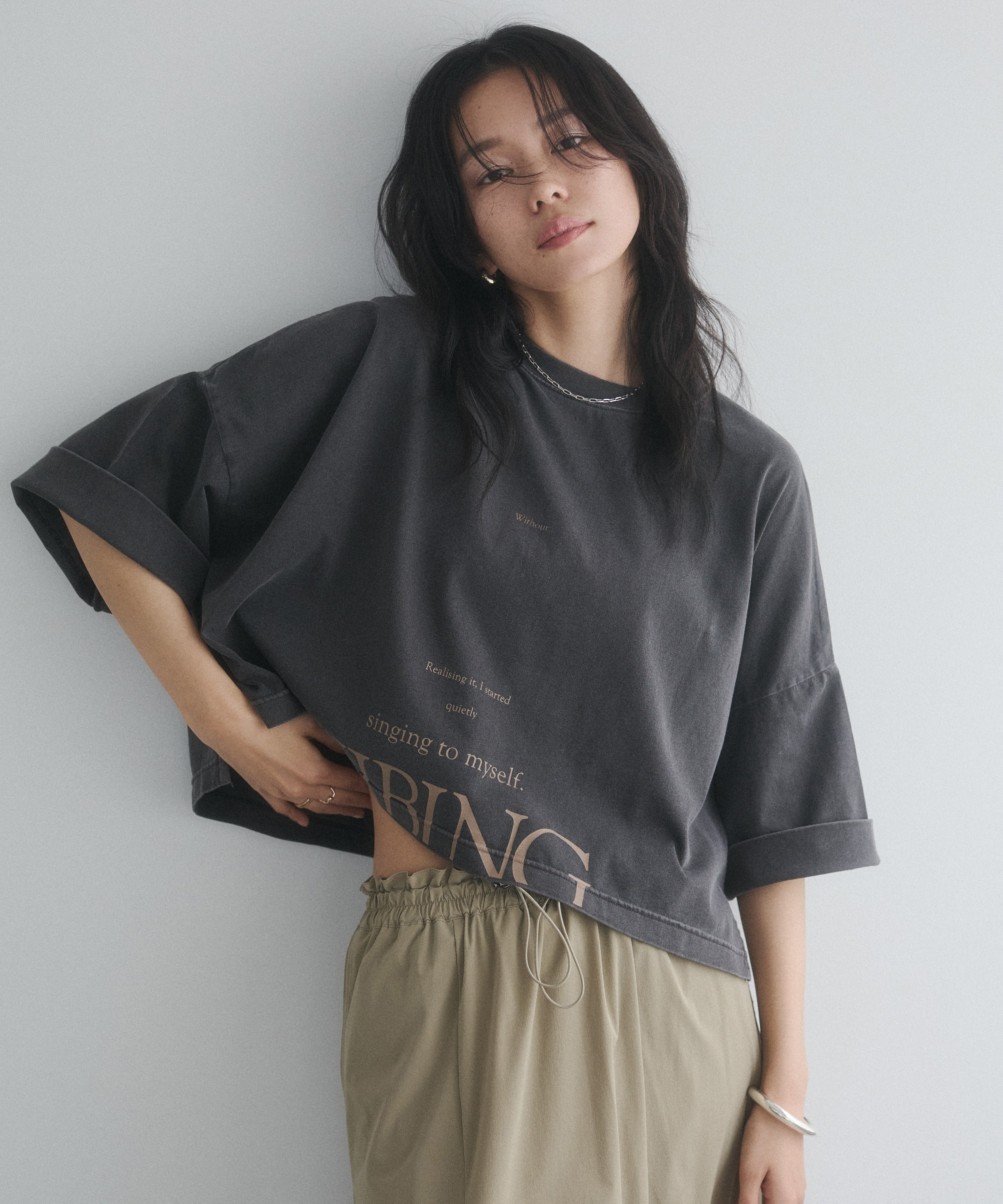 WIDE SHORT LOGO T-SHIRT