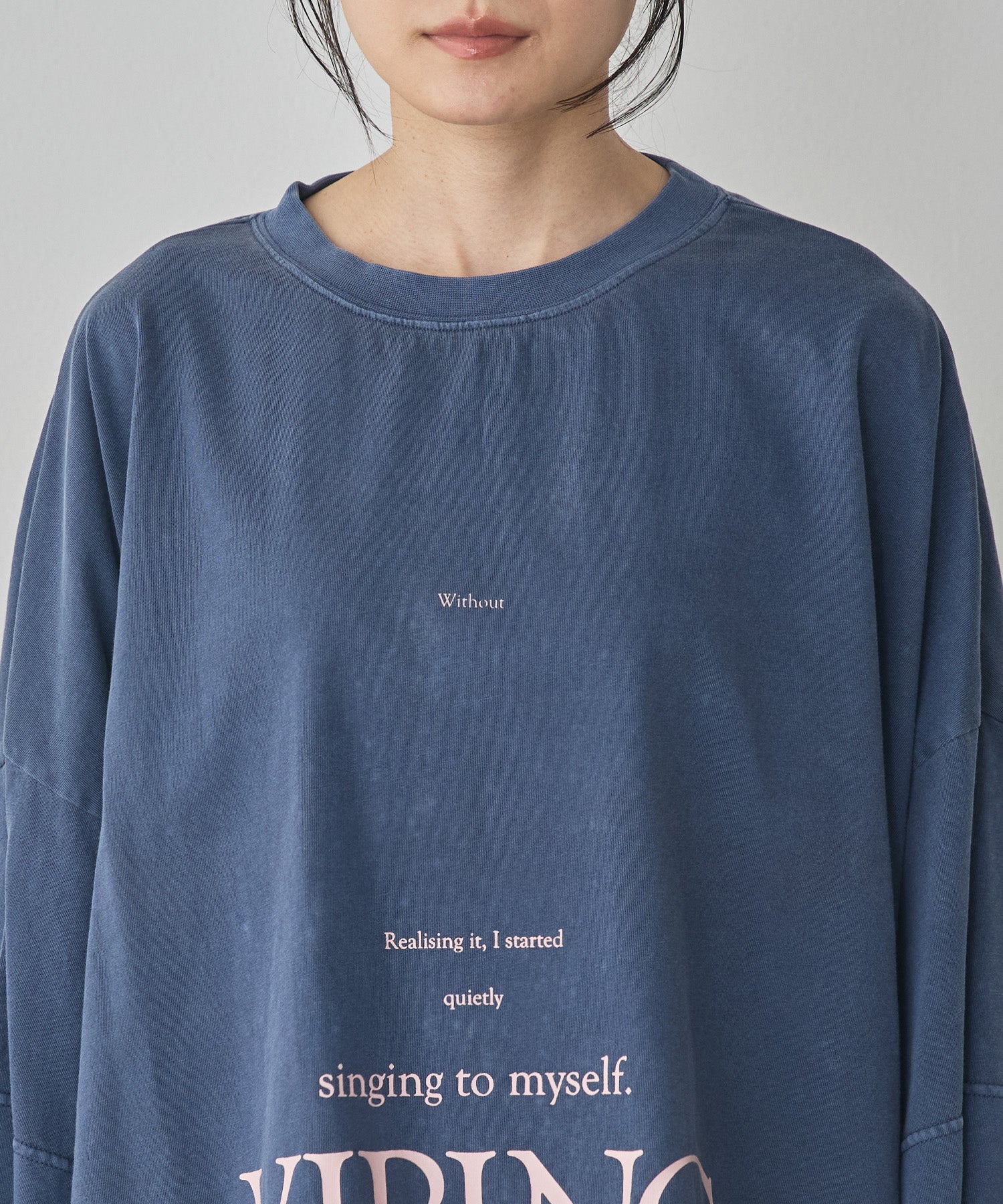 WIDE SHORT LOGO T-SHIRT