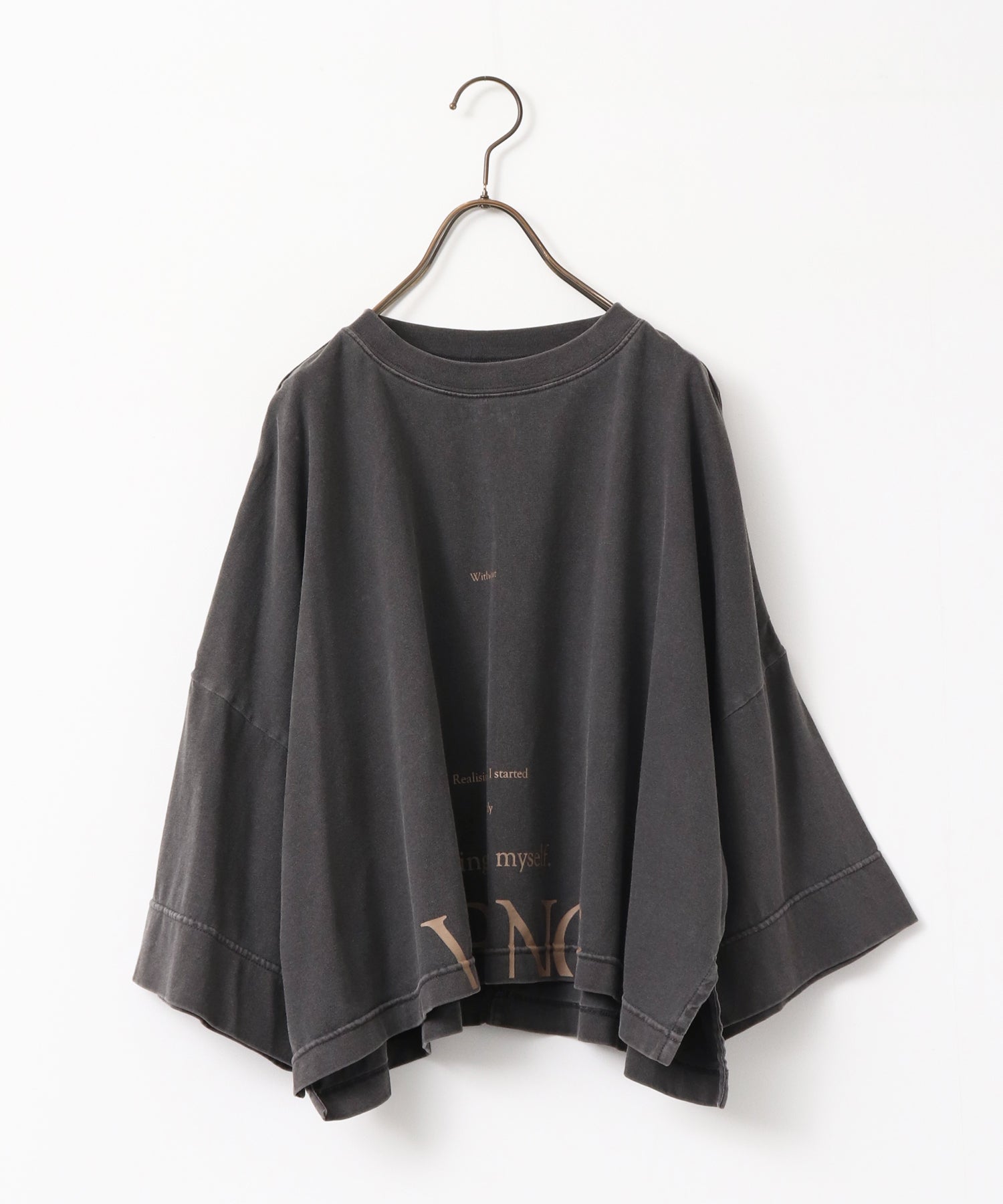 WIDE SHORT LOGO T-SHIRT
