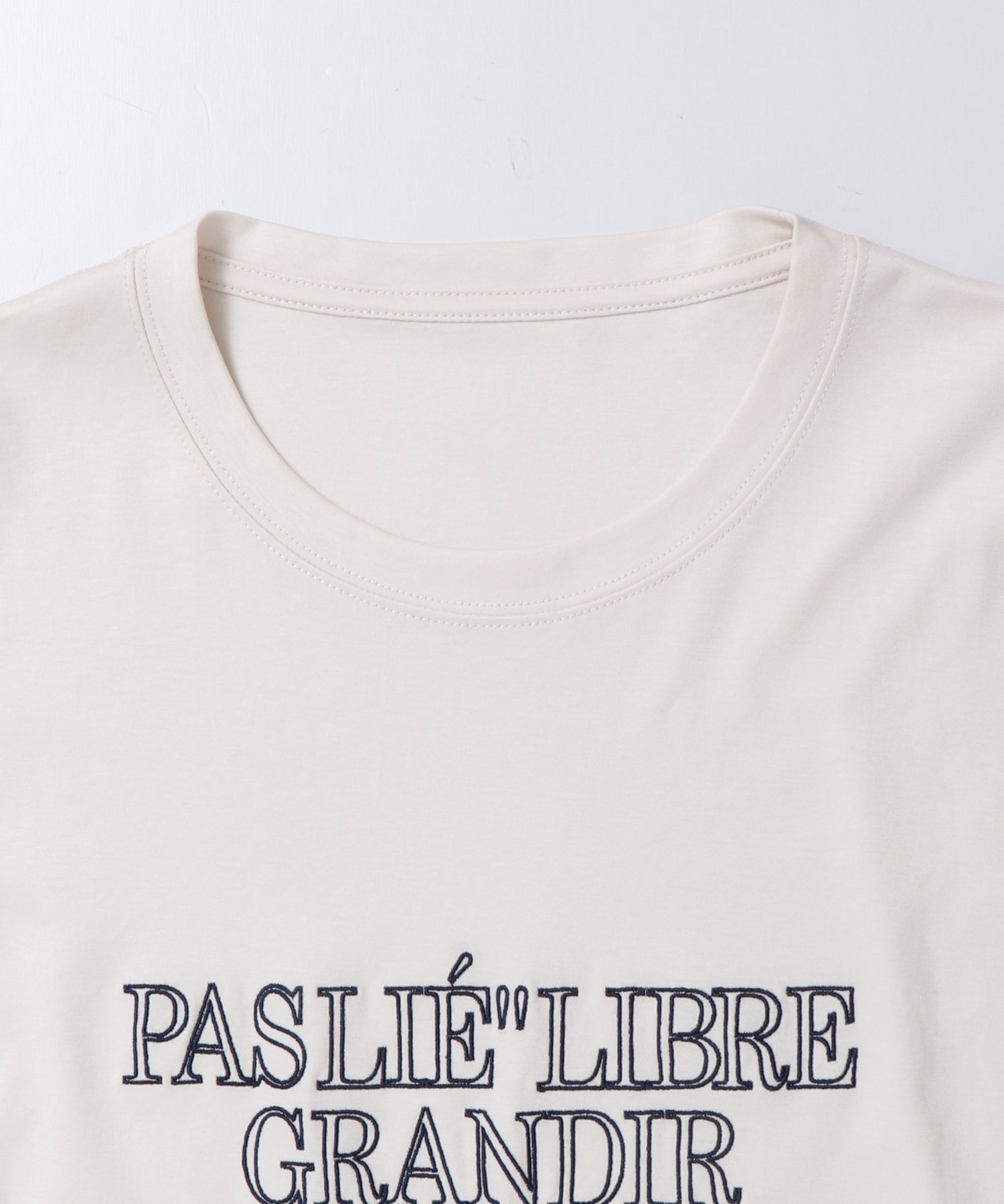 COMPACT SMOOTH EMBROIDERED LOGO T-SHIRT