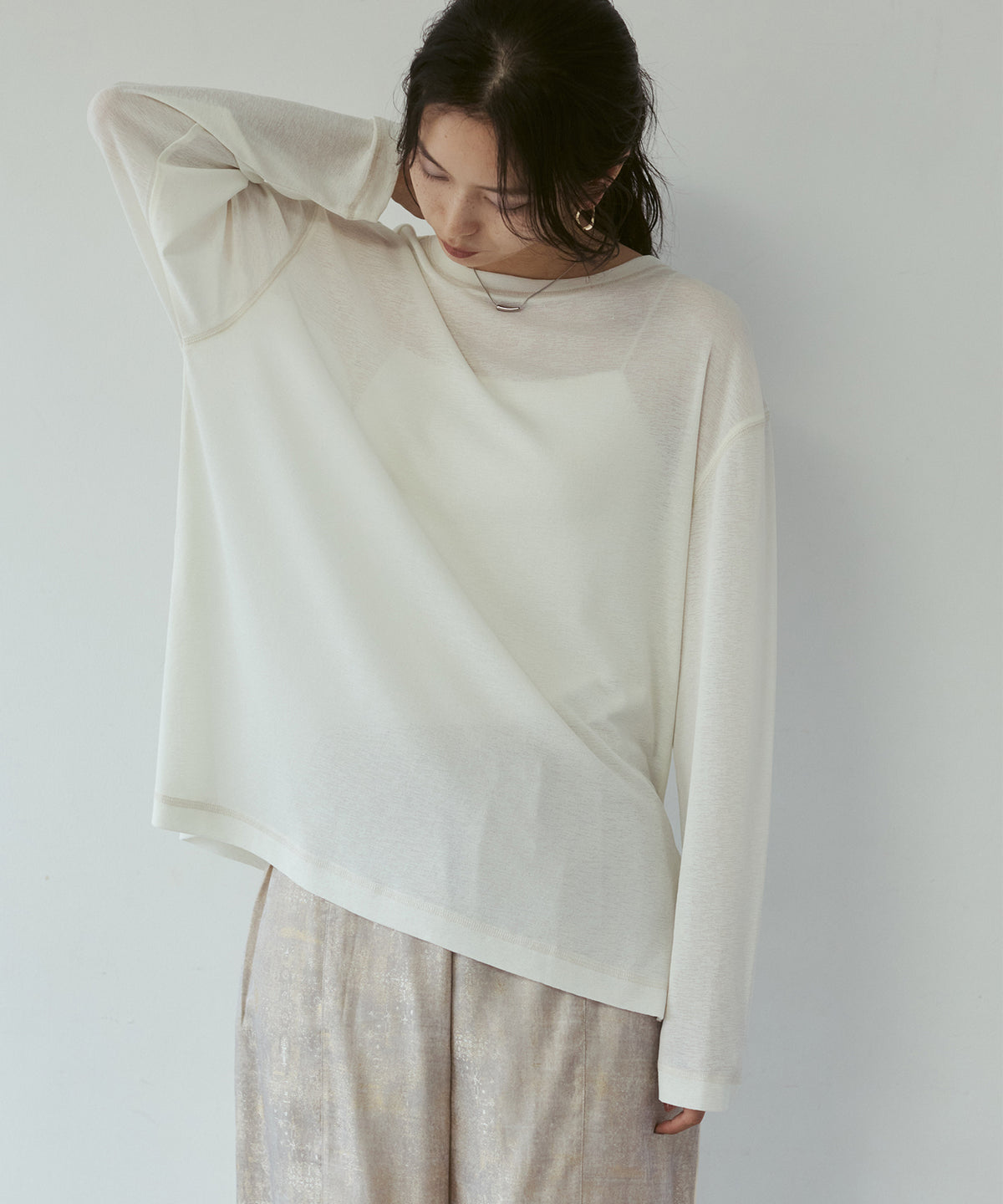 SHEER WAFFLE TOP WITH SUBTLE COLOUR-BLOCKED STITCHING