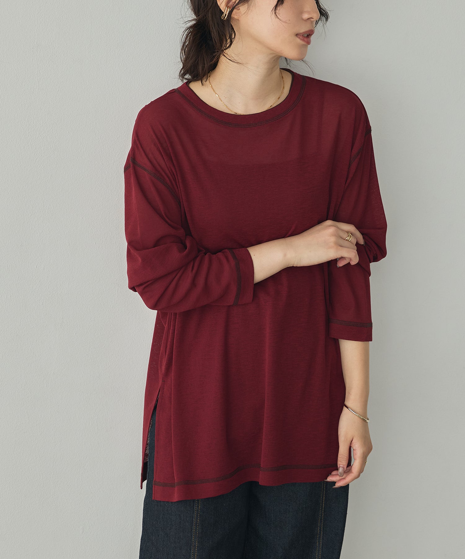SHEER WAFFLE TOP WITH SUBTLE COLOUR-BLOCKED STITCHING