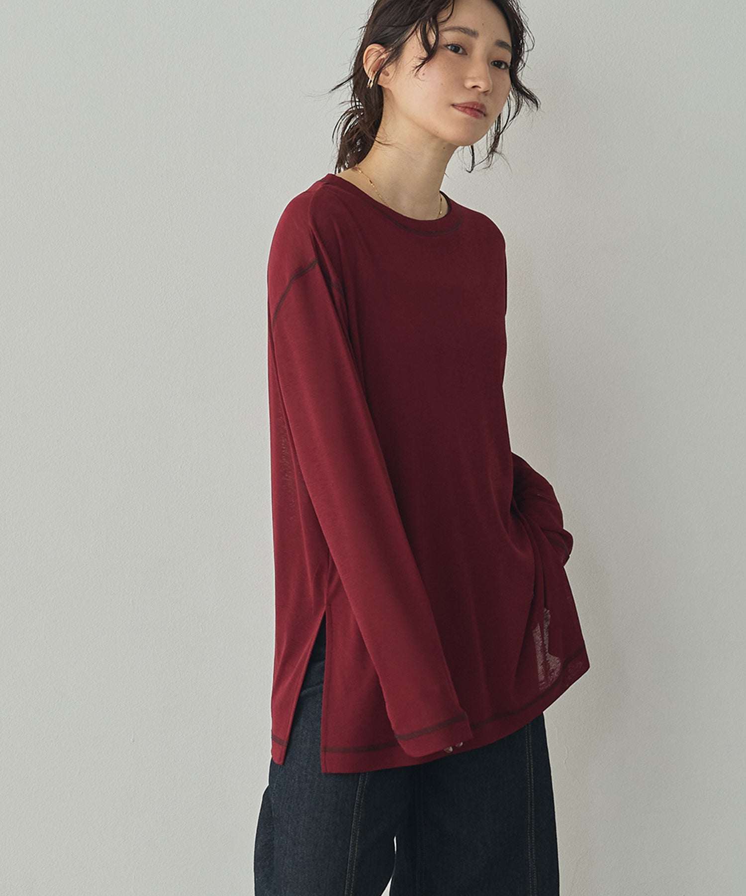 SHEER WAFFLE TOP WITH SUBTLE COLOUR-BLOCKED STITCHING