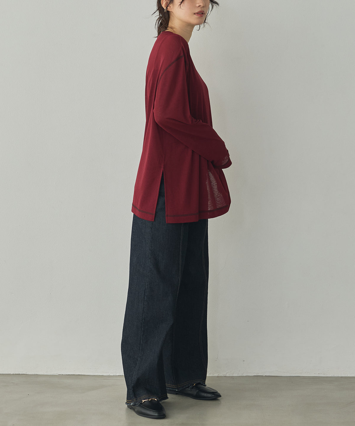 SHEER WAFFLE TOP WITH SUBTLE COLOUR-BLOCKED STITCHING