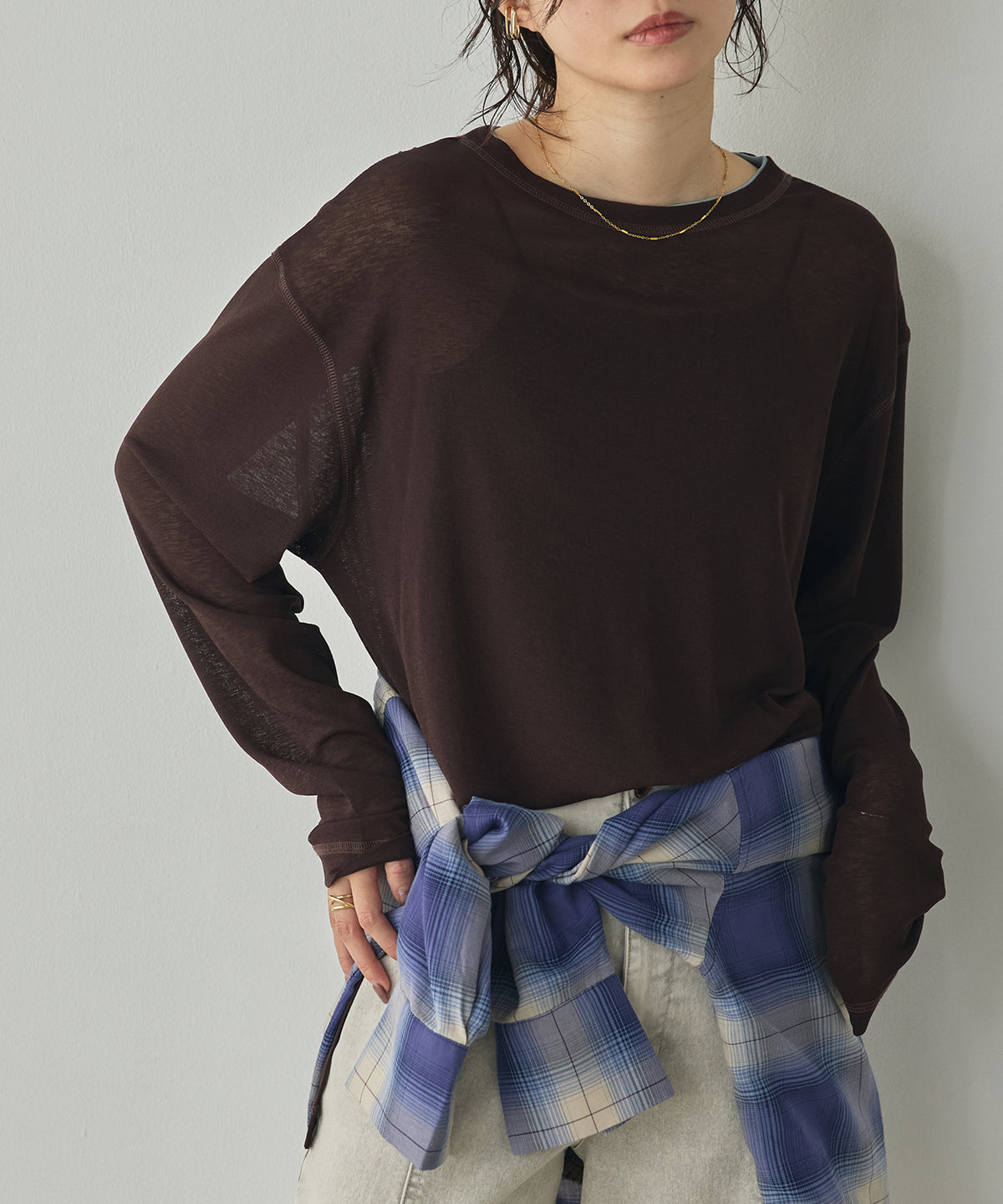 SHEER WAFFLE TOP WITH SUBTLE COLOUR-BLOCKED STITCHING