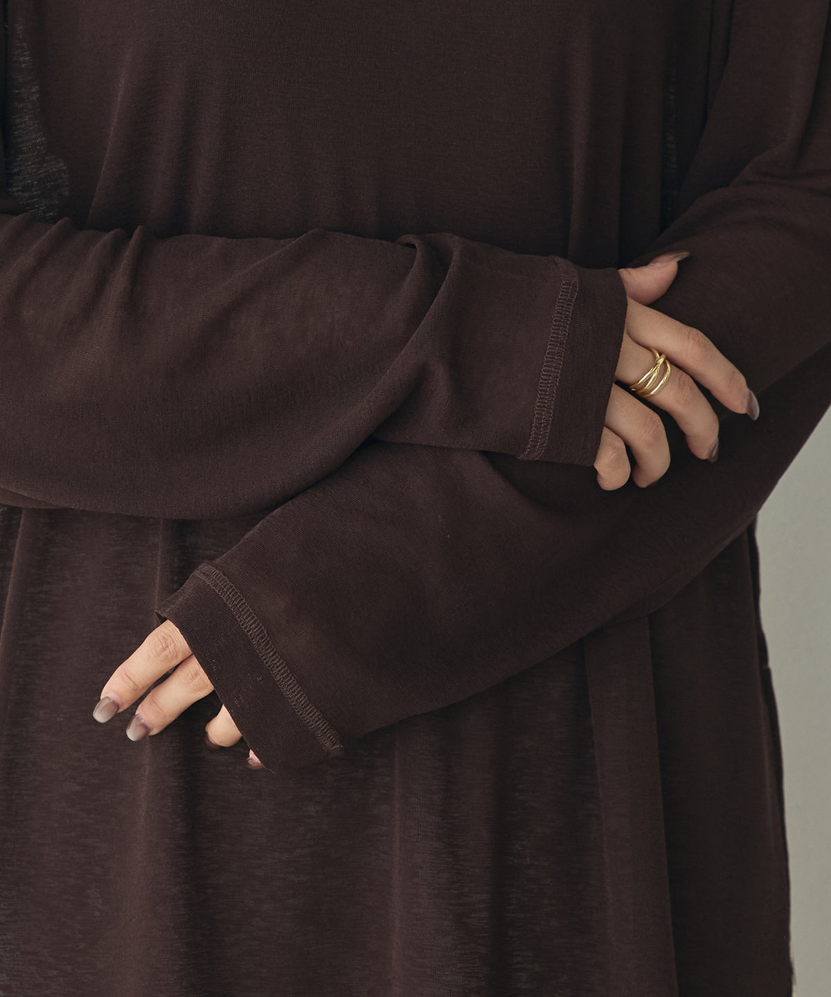 SHEER WAFFLE TOP WITH SUBTLE COLOUR-BLOCKED STITCHING
