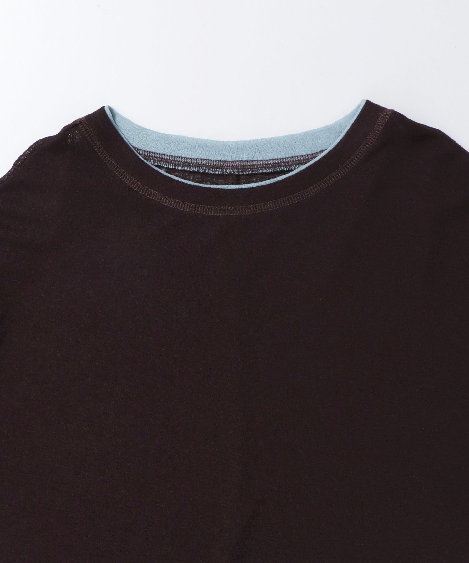 SHEER WAFFLE TOP WITH SUBTLE COLOUR-BLOCKED STITCHING