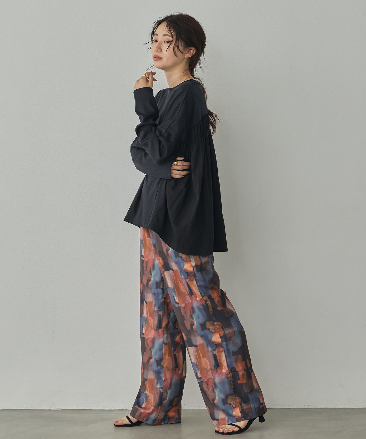 GATHERED-DESIGN DOCKING TOPS