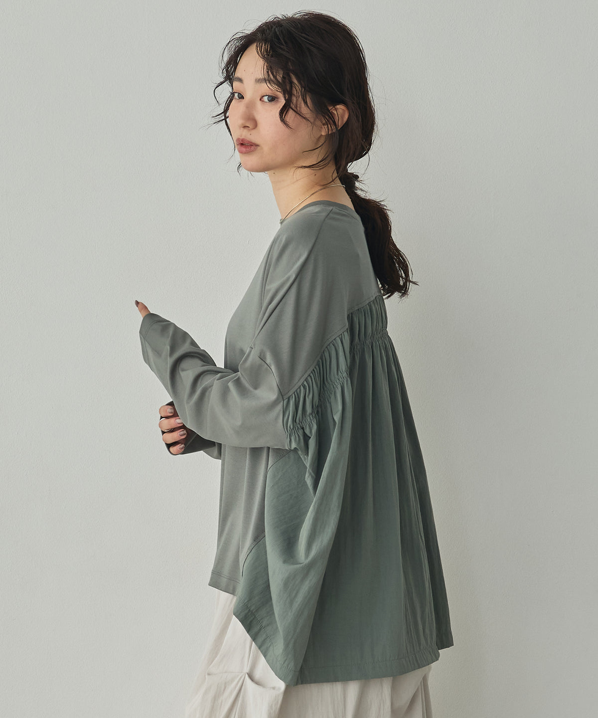 GATHERED-DESIGN DOCKING TOPS