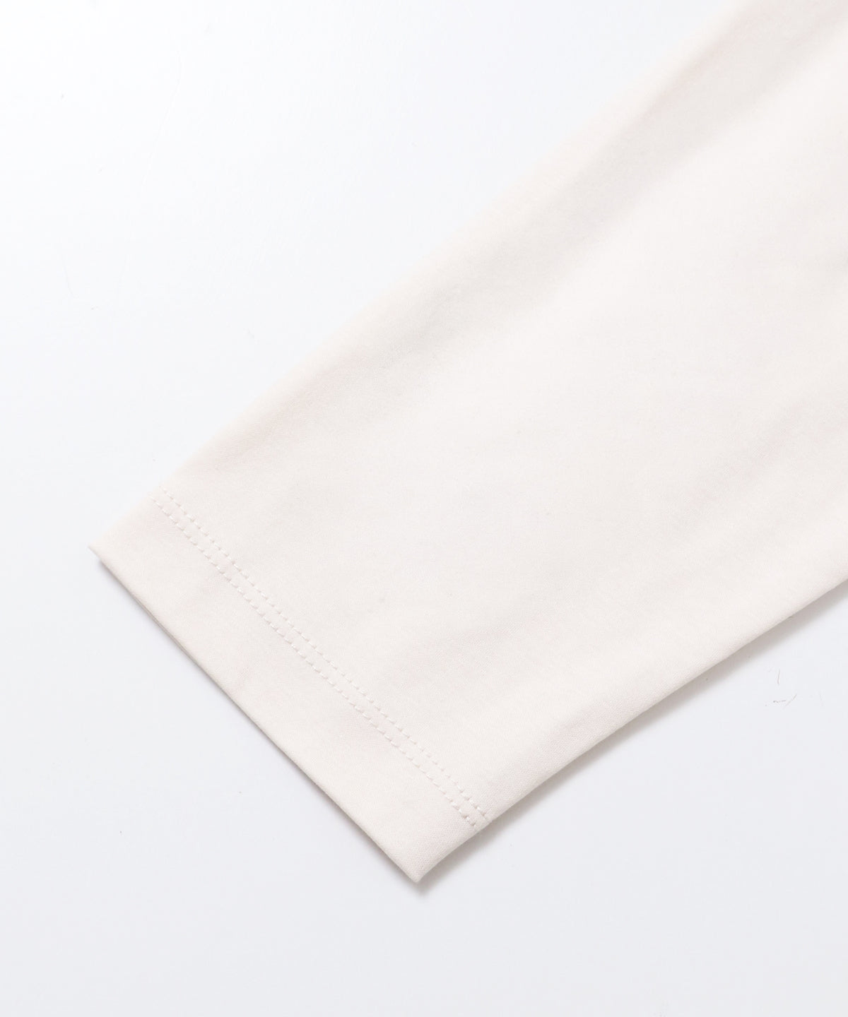 GATHERED-DESIGN DOCKING TOPS
