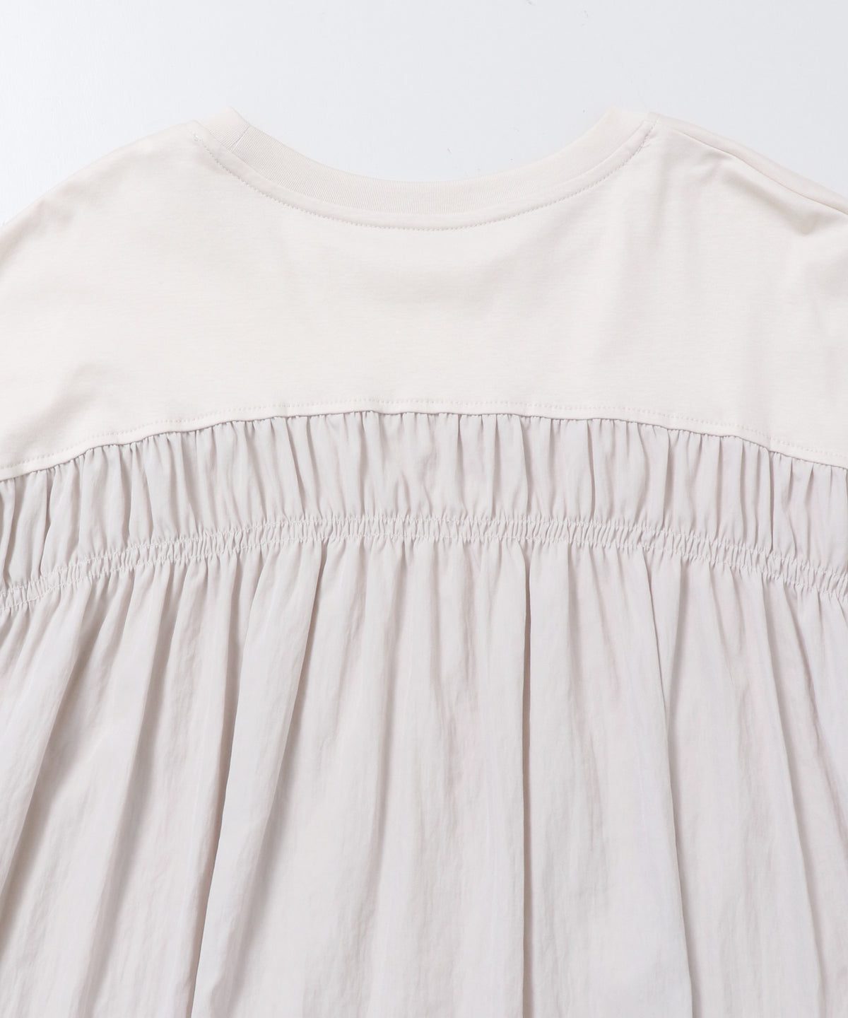 GATHERED-DESIGN DOCKING TOPS