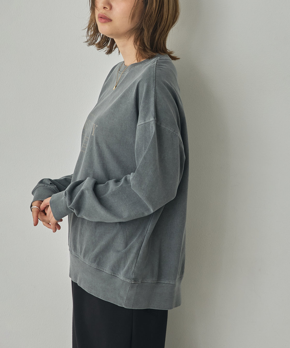 VINTAGE-STYLE FOIL PRINT TOPS