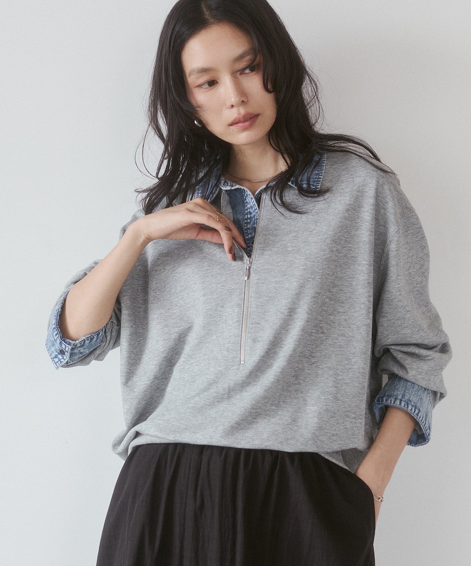 DENIM-COLLAR DOCKING FAKE-LAYERED TOP