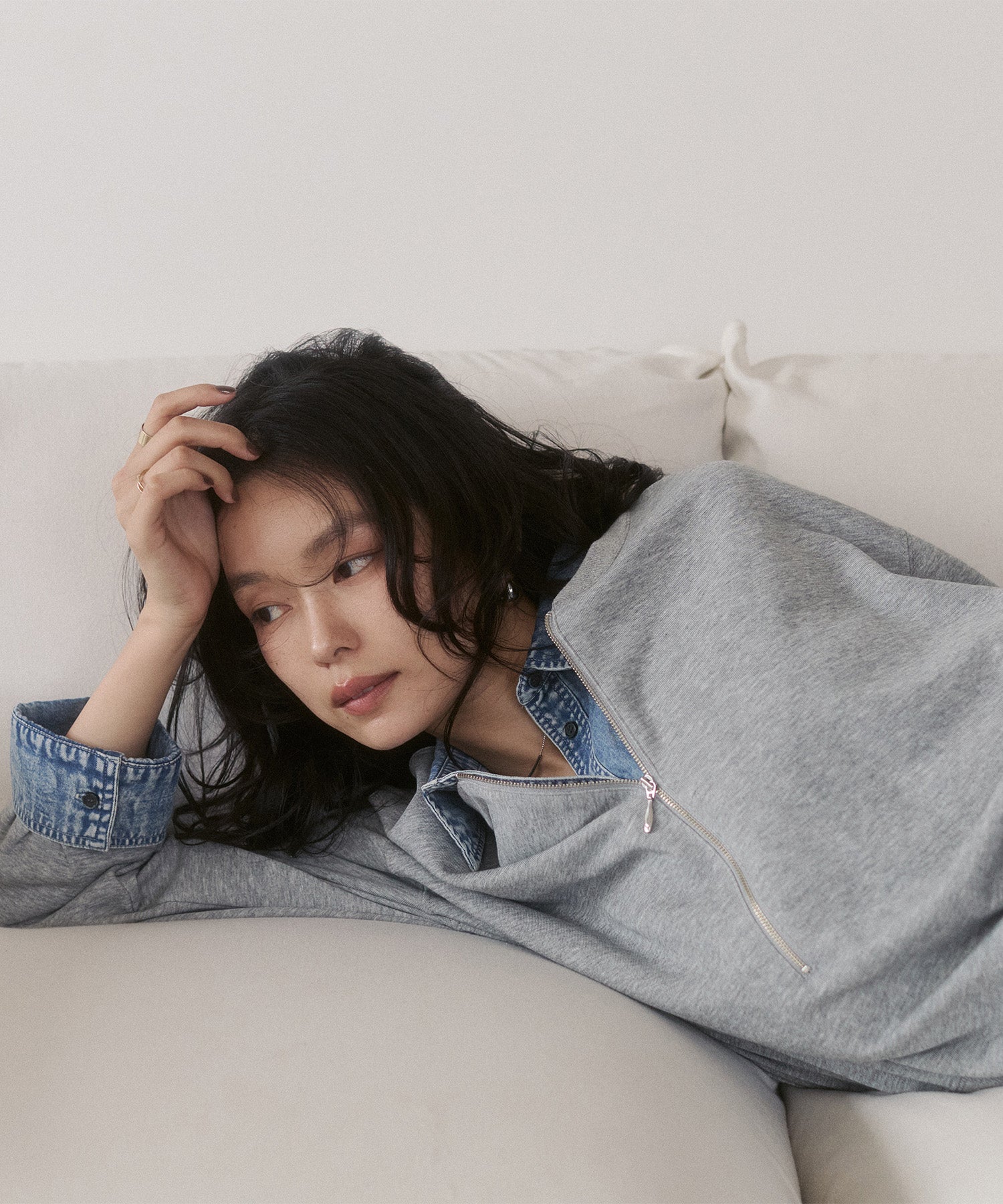DENIM-COLLAR DOCKING FAKE-LAYERED TOP