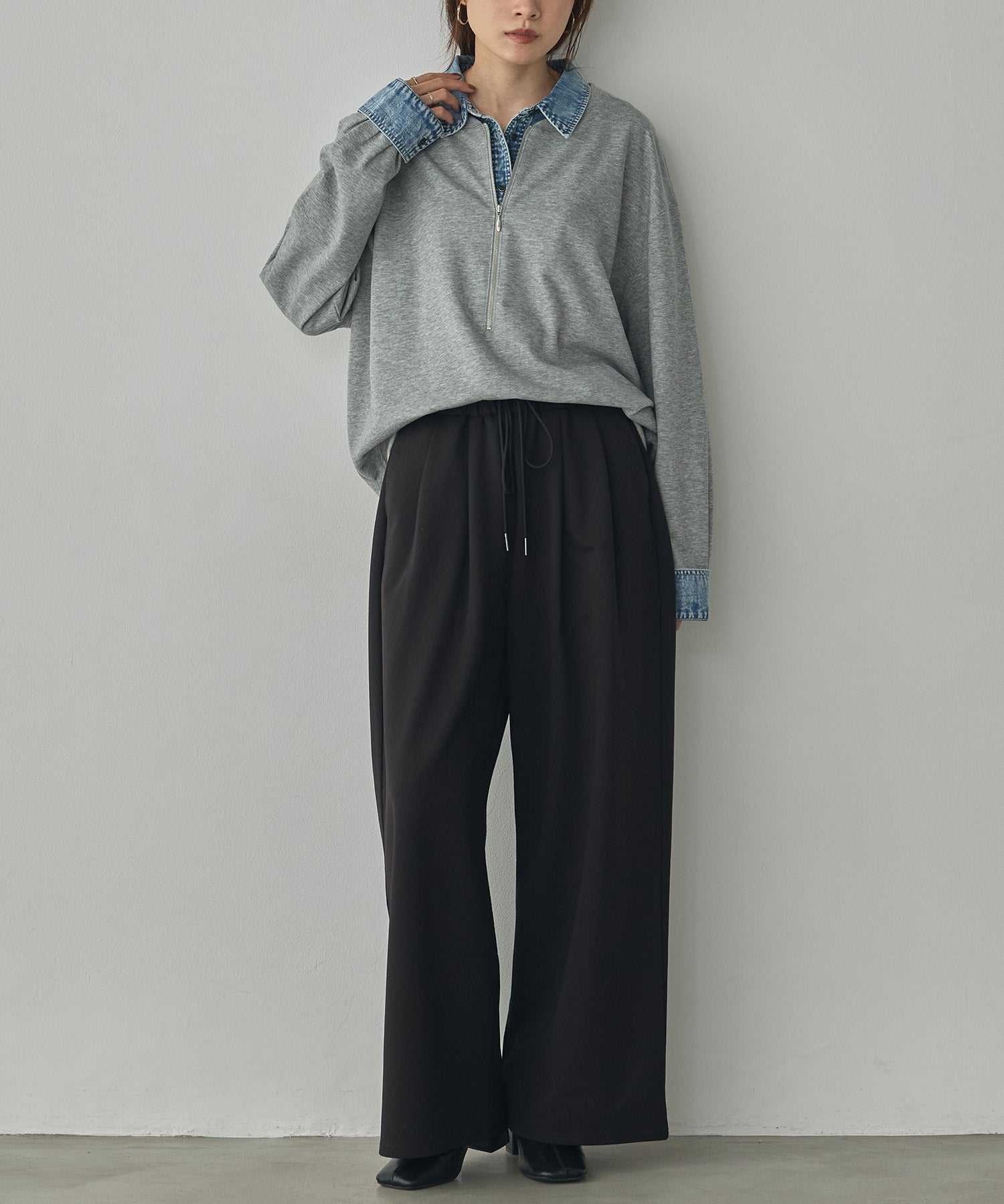 DENIM-COLLAR DOCKING FAKE-LAYERED TOP
