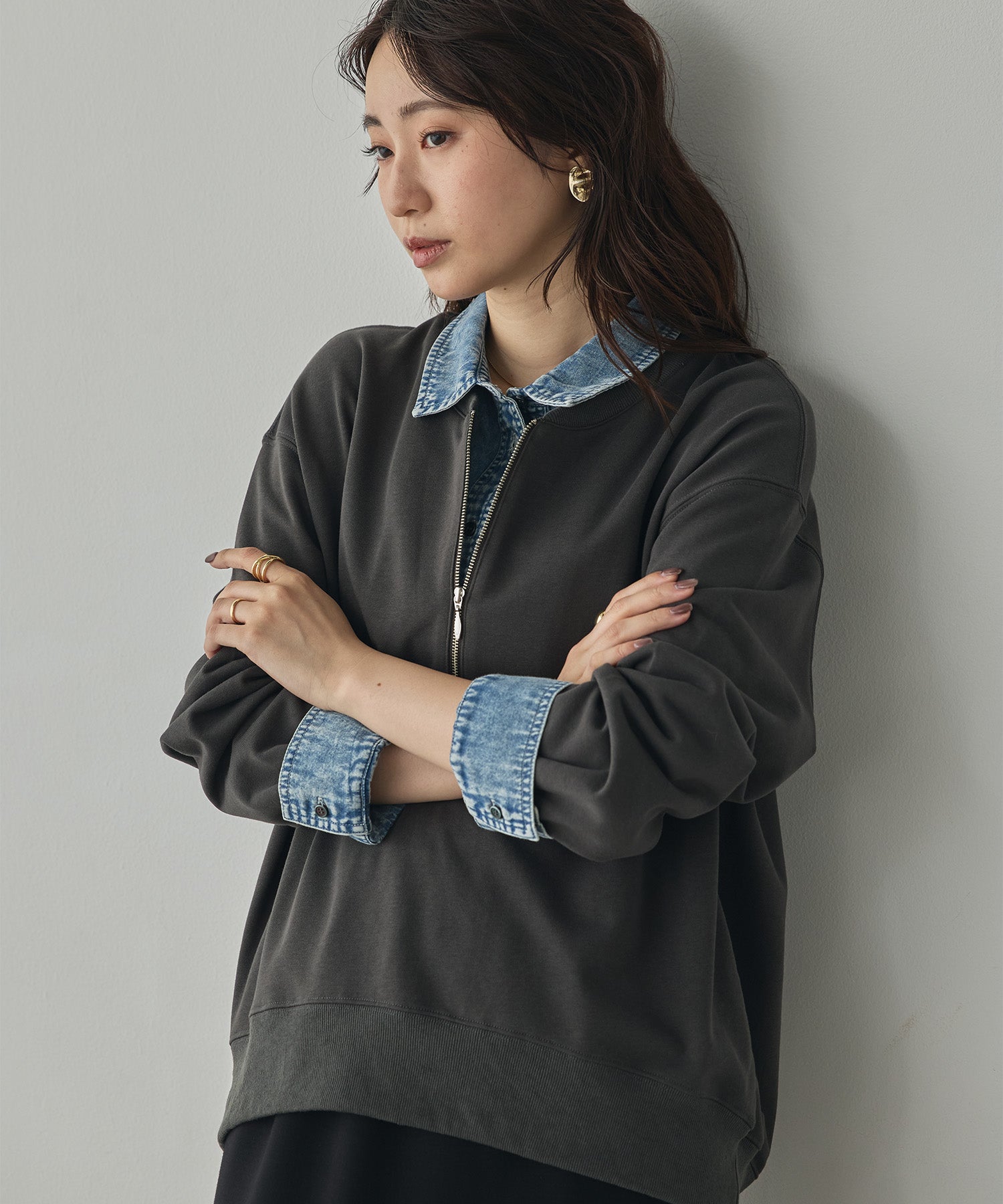DENIM-COLLAR DOCKING FAKE-LAYERED TOP